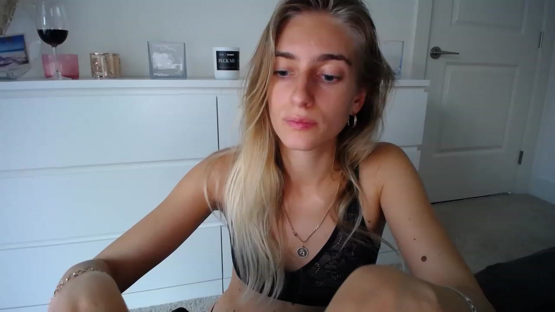 Gallery image thumbnail from Vodka_Queen's myfreecams stream on, 03/05/2023, 02:30 image 9 of 20