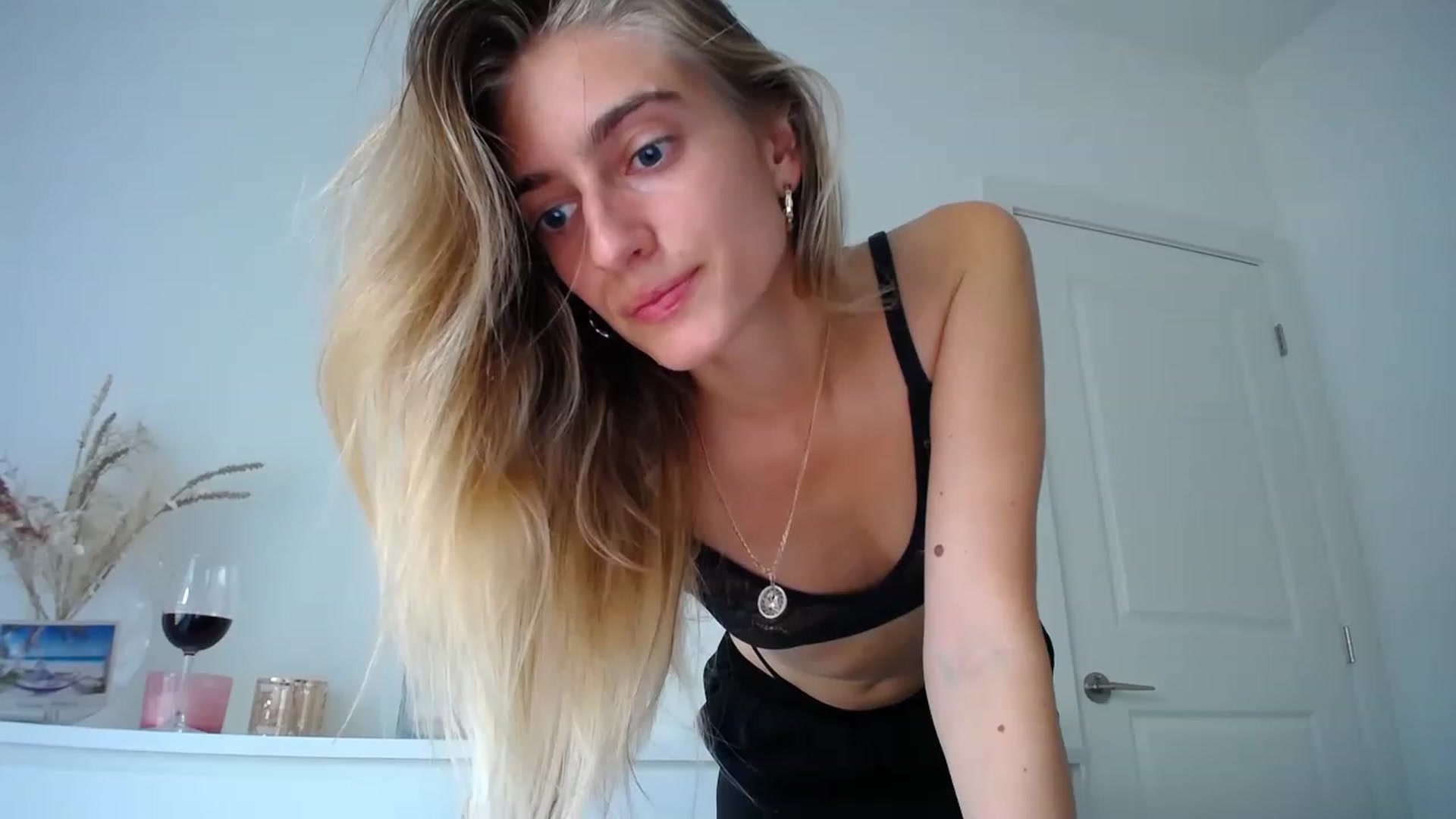 Gallery image thumbnail from Vodka_Queen's myfreecams stream on, 03/05/2023, 02:30 image 7 of 20