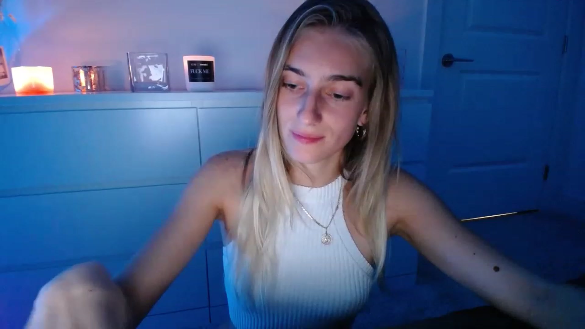 Gallery image thumbnail from Vodka_Queen's myfreecams stream on, 03/06/2023, 05:40 image 13 of 20
