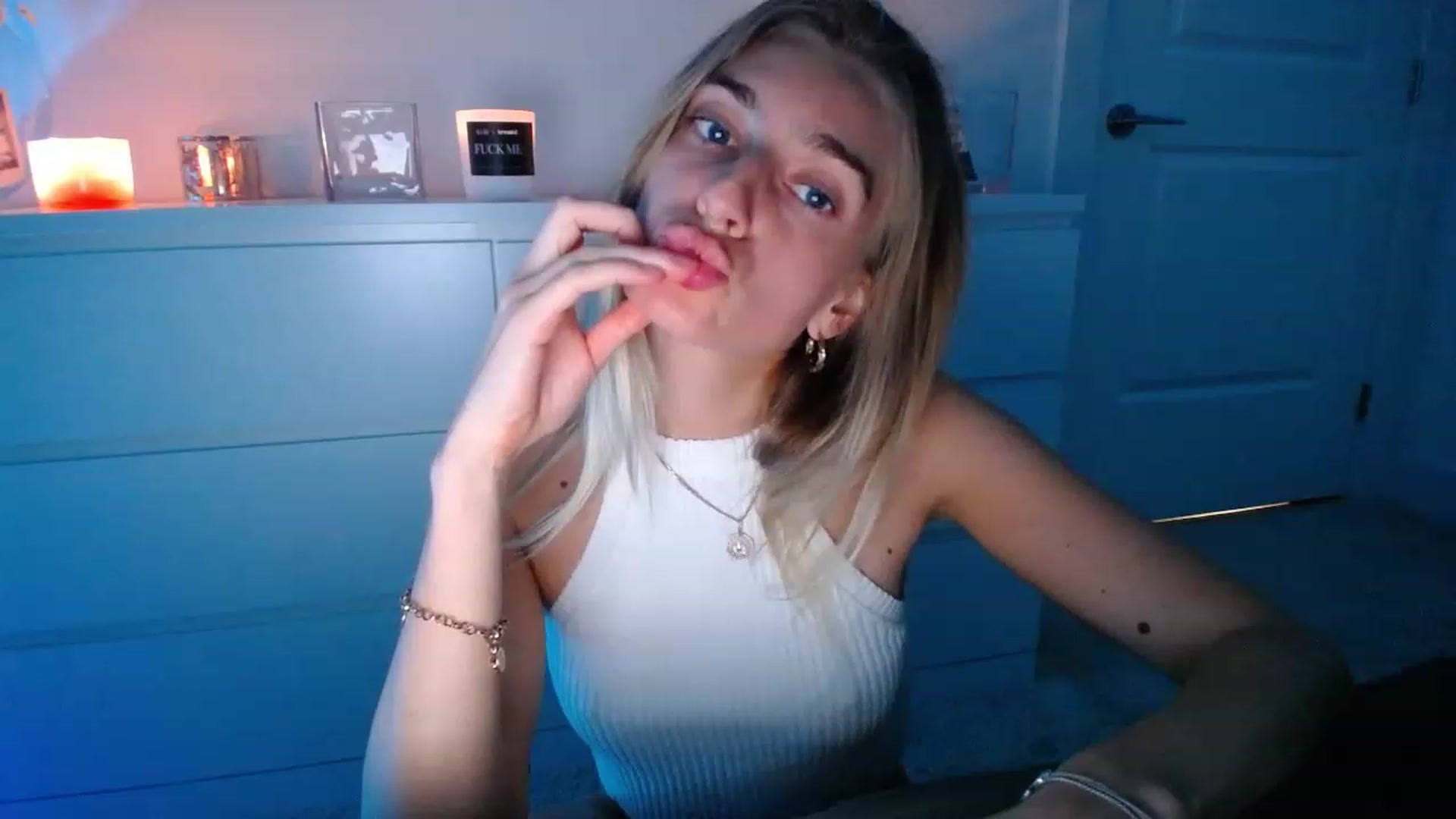 Gallery image thumbnail from Vodka_Queen's myfreecams stream on, 03/06/2023, 05:40 image 3 of 20