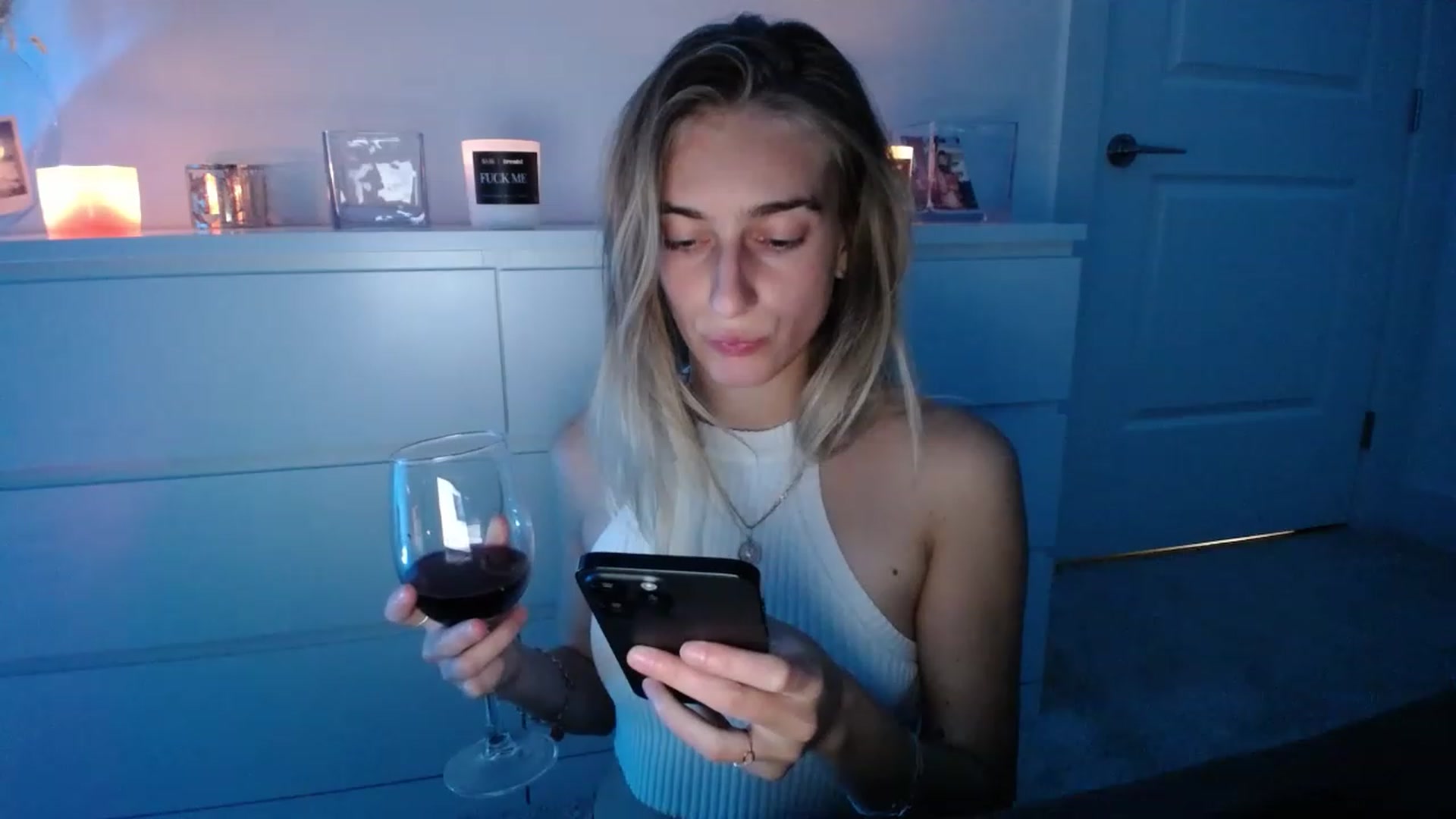 Gallery image thumbnail from Vodka_Queen's myfreecams stream on, 03/06/2023, 05:40 image 16 of 20