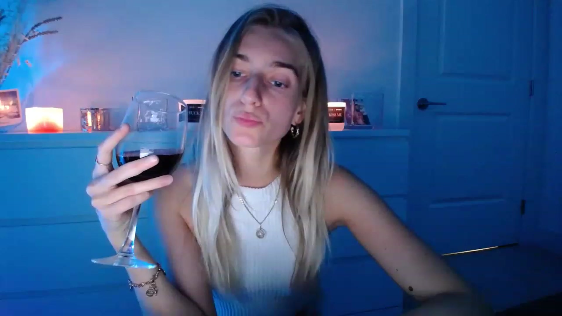 Gallery image thumbnail from Vodka_Queen's myfreecams stream on, 03/06/2023, 05:40 image 10 of 20