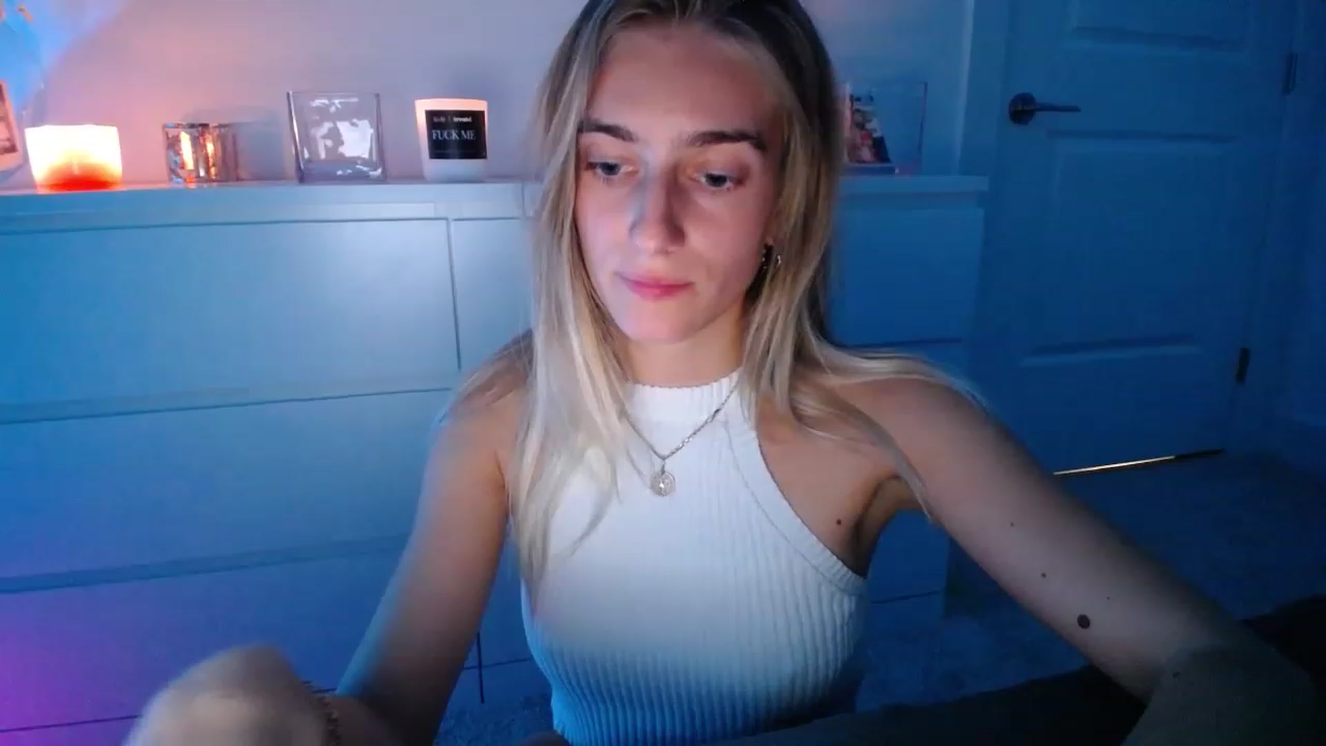 Gallery image thumbnail from Vodka_Queen's myfreecams stream on, 03/06/2023, 05:40 image 1 of 20