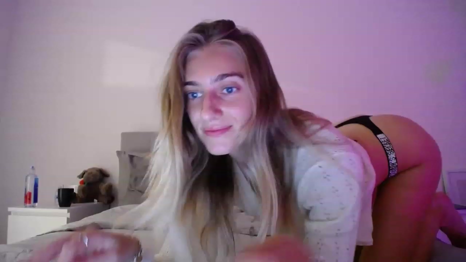 Gallery image thumbnail from Vodka_Queen's myfreecams stream on, 03/16/2023, 06:23 image 4 of 20