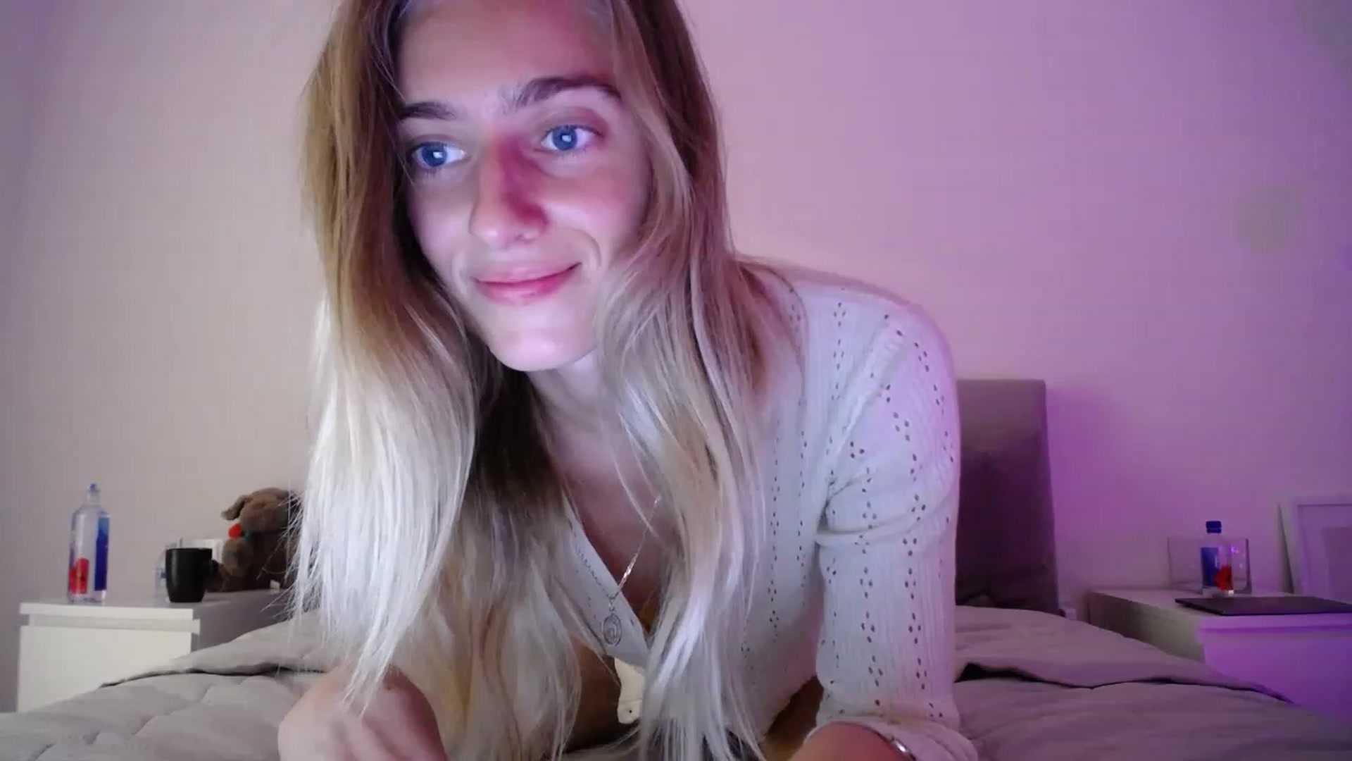 Gallery image thumbnail from Vodka_Queen's myfreecams stream on, 03/16/2023, 06:23 image 5 of 20