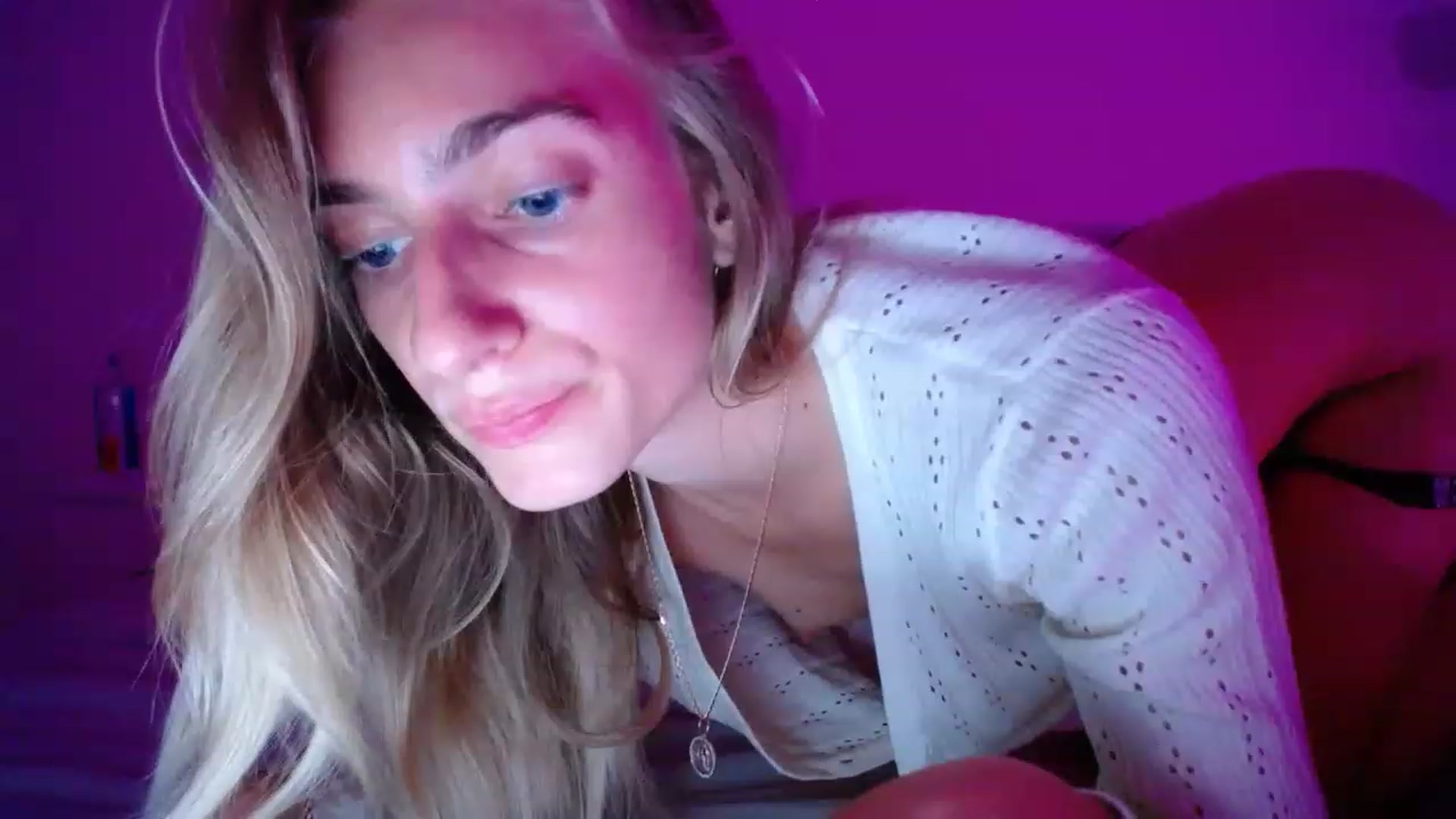 Gallery image thumbnail from Vodka_Queen's myfreecams stream on, 03/16/2023, 06:23 image 13 of 20