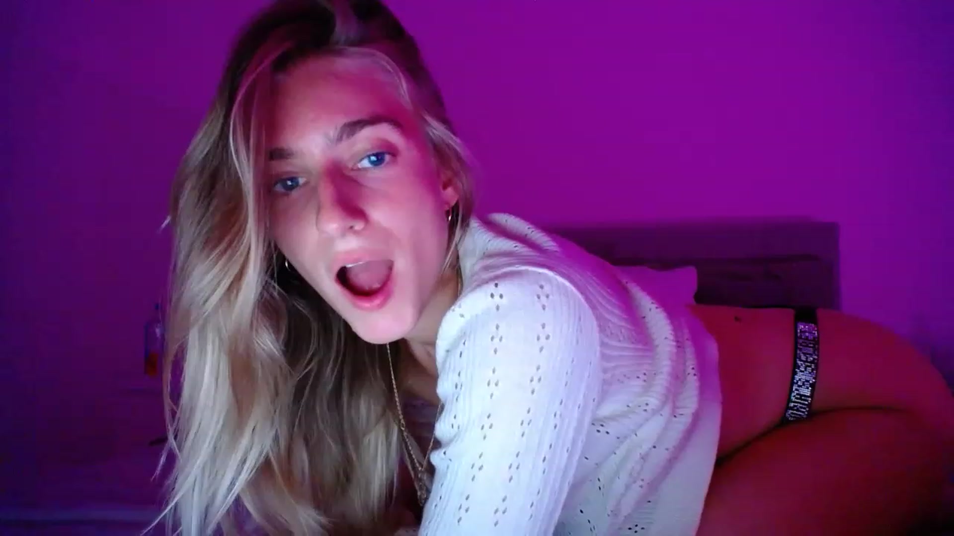 Gallery image thumbnail from Vodka_Queen's myfreecams stream on, 03/16/2023, 06:23 image 18 of 20