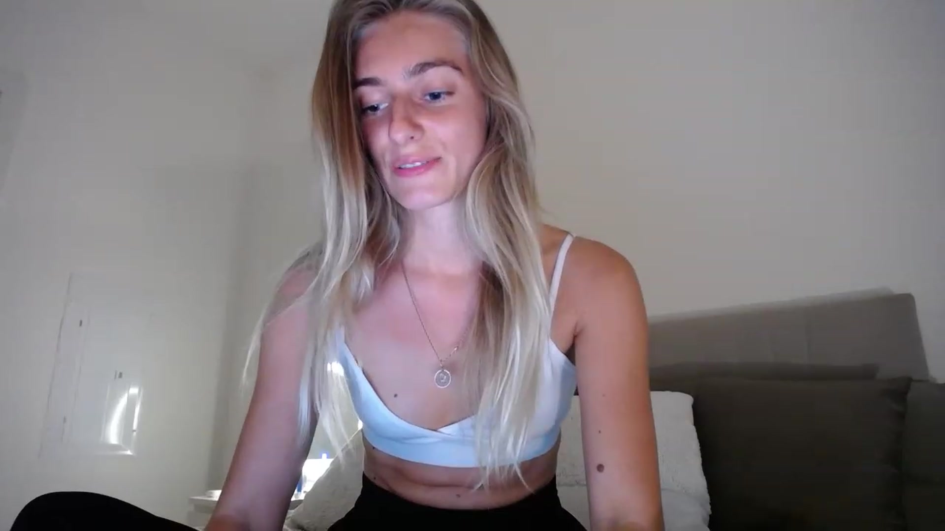 Gallery image thumbnail from Vodka_Queen's myfreecams stream on, 03/31/2023, 02:37 image 12 of 20