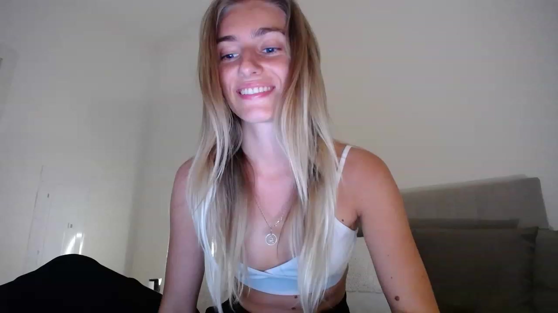 Gallery image thumbnail from Vodka_Queen's myfreecams stream on, 03/31/2023, 02:37 image 13 of 20