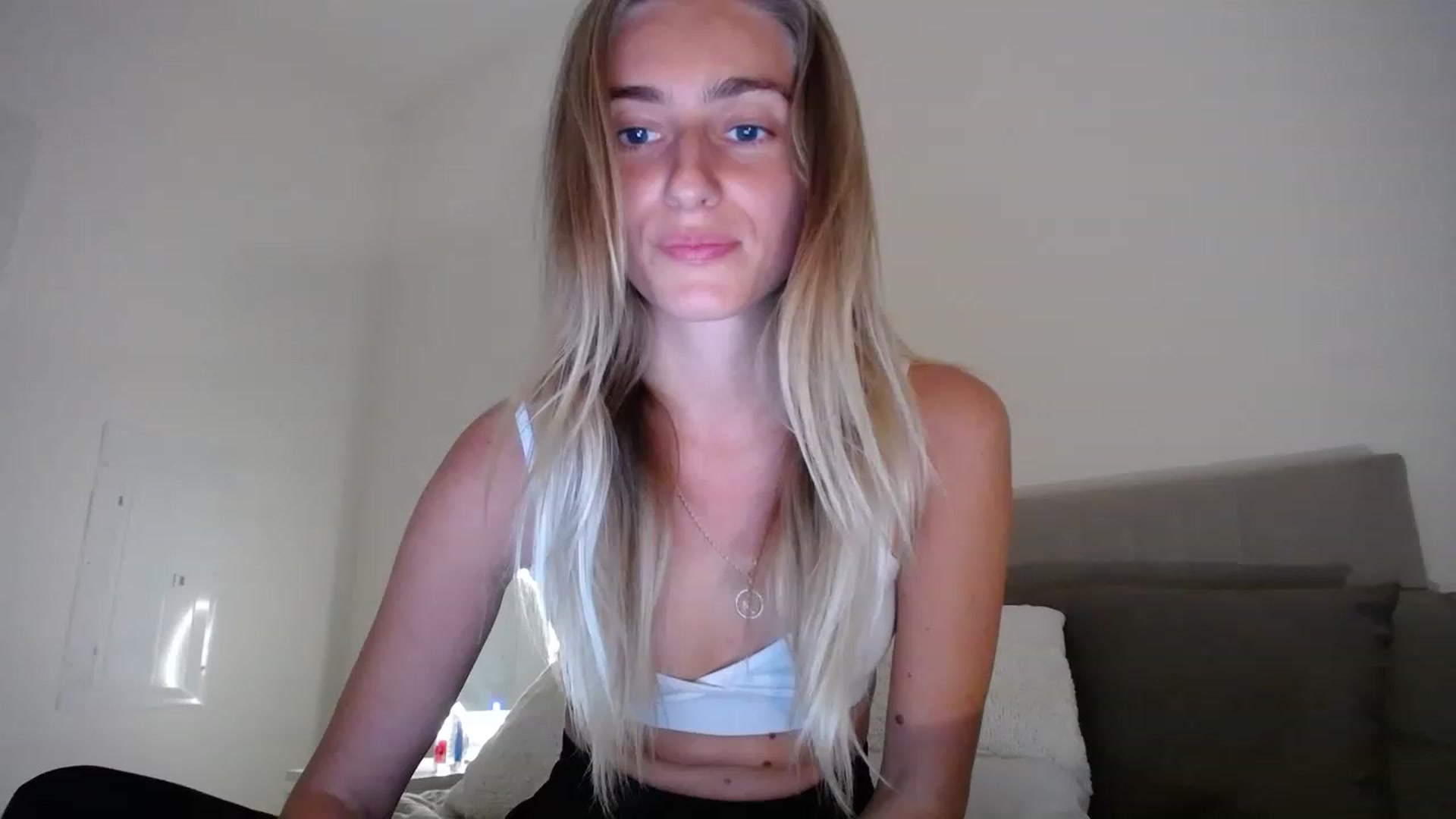 Gallery image thumbnail from Vodka_Queen's myfreecams stream on, 03/31/2023, 02:37 image 15 of 20