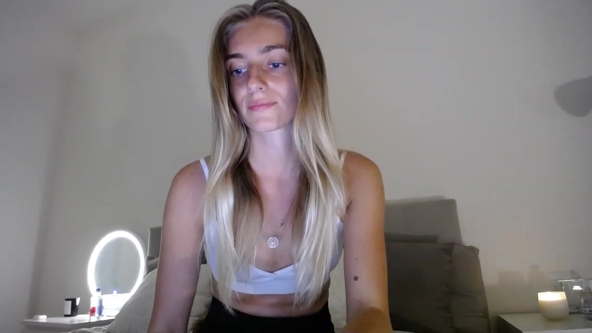 Gallery image thumbnail from Vodka_Queen's myfreecams stream on, 03/31/2023, 03:46 image 3 of 20