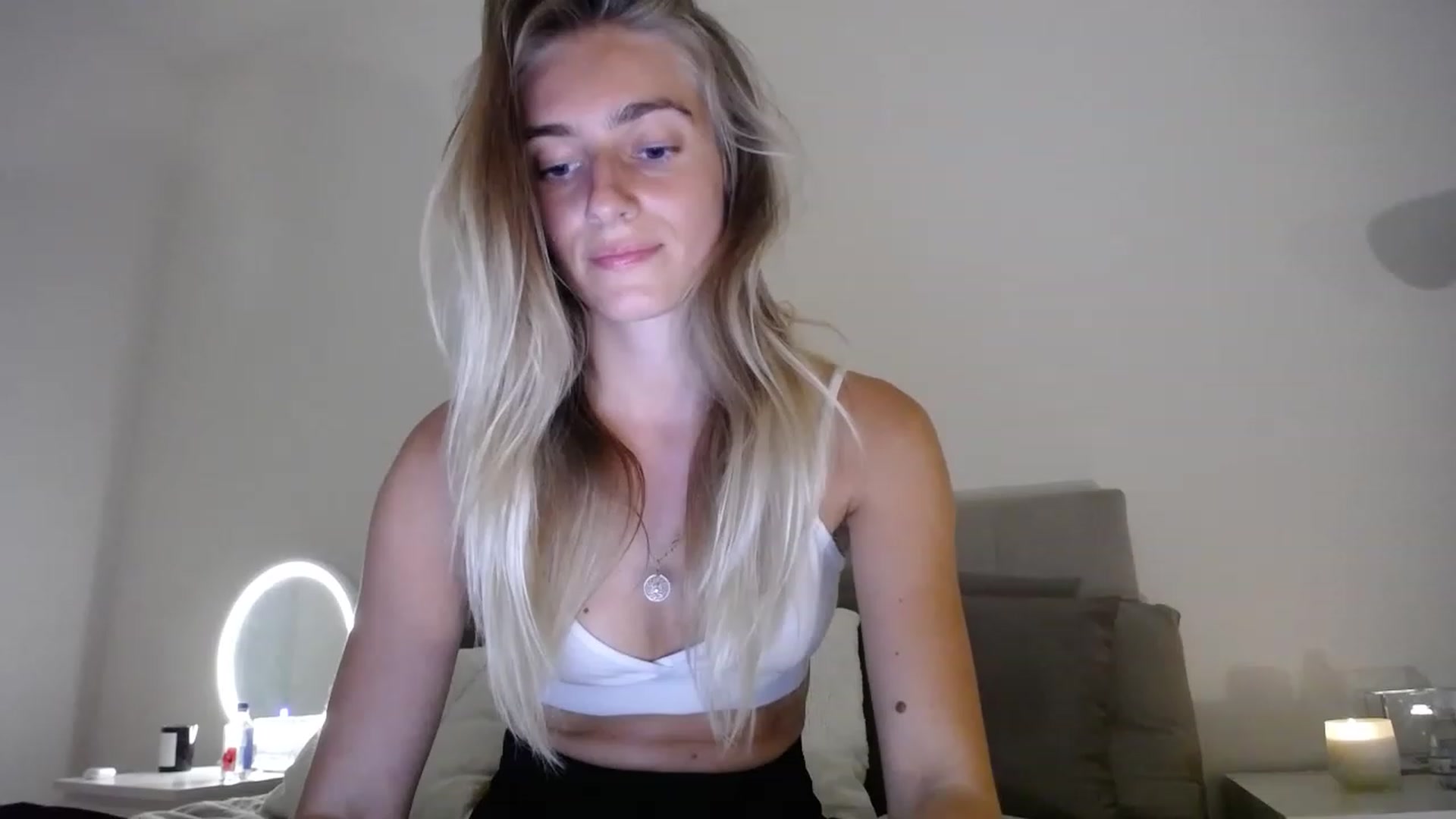 Gallery image thumbnail from Vodka_Queen's myfreecams stream on, 03/31/2023, 03:46 image 4 of 20
