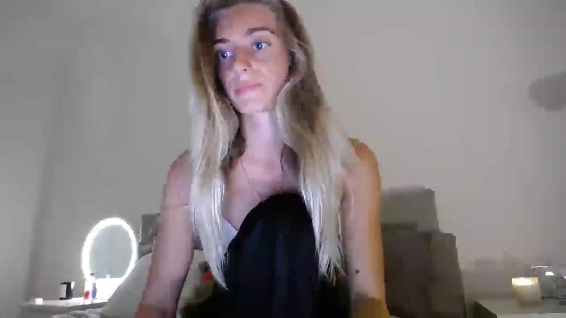 Gallery image thumbnail from Vodka_Queen's myfreecams stream on, 03/31/2023, 03:46 image 20 of 20