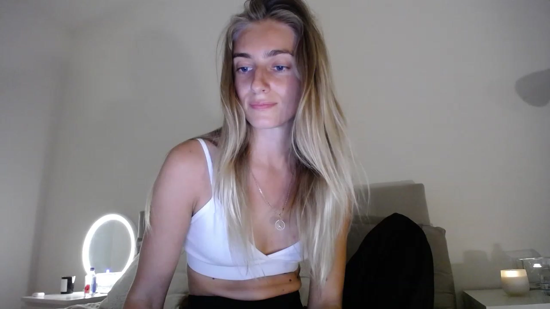 Gallery image thumbnail from Vodka_Queen's myfreecams stream on, 03/31/2023, 03:46 image 14 of 20