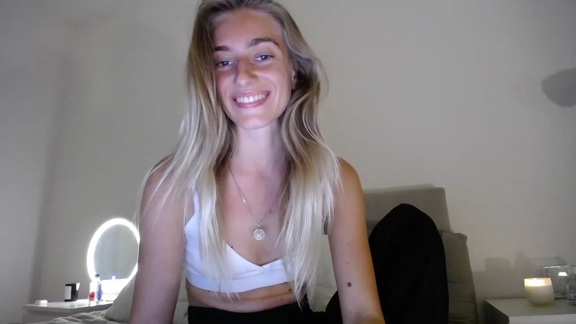 Gallery image thumbnail from Vodka_Queen's myfreecams stream on, 03/31/2023, 03:46 image 13 of 20