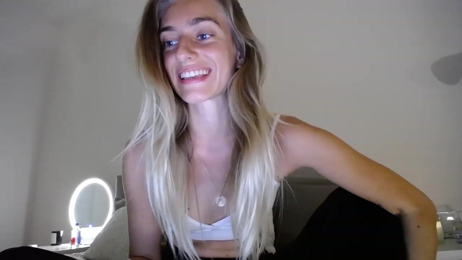 Gallery image thumbnail from Vodka_Queen's myfreecams stream on, 03/31/2023, 03:46 image 16 of 20