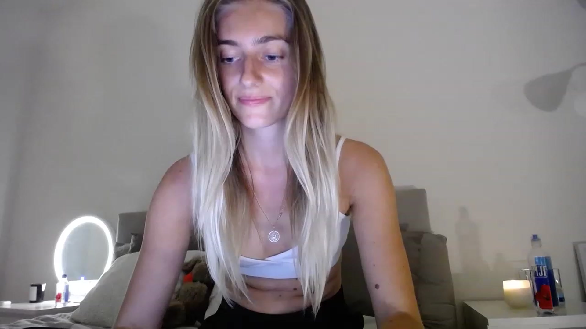 Gallery image thumbnail from Vodka_Queen's myfreecams stream on, 03/31/2023, 05:40 image 2 of 20