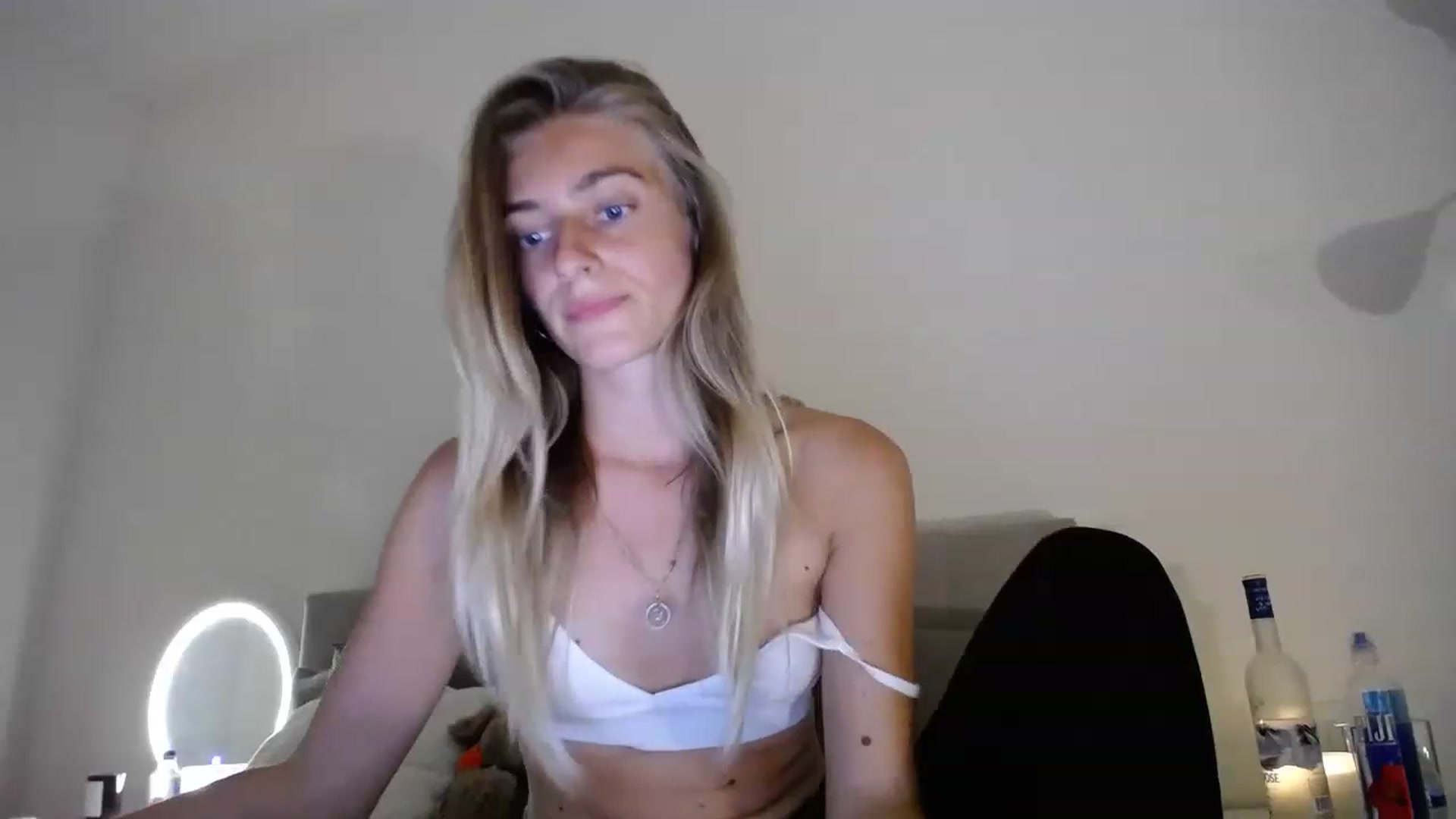 Gallery image thumbnail from Vodka_Queen's myfreecams stream on, 03/31/2023, 05:40 image 9 of 20