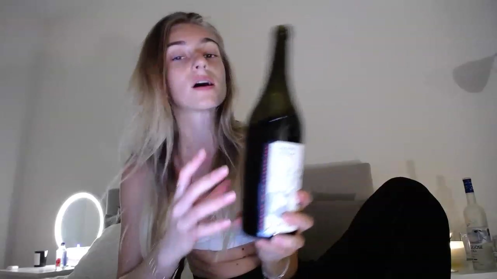 Gallery image thumbnail from Vodka_Queen's myfreecams stream on, 03/31/2023, 05:40 image 11 of 20