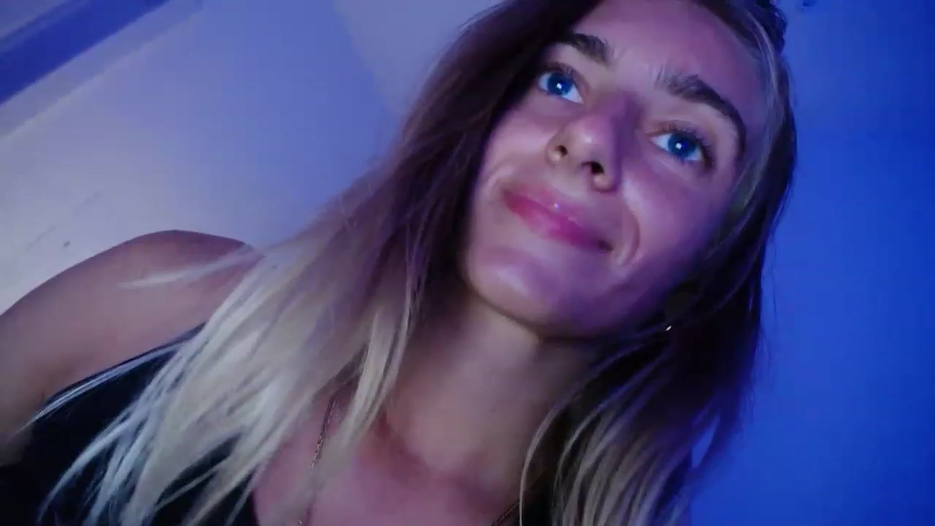 Gallery image thumbnail from Vodka_Queen's myfreecams stream on, 04/10/2023, 04:26 image 16 of 20
