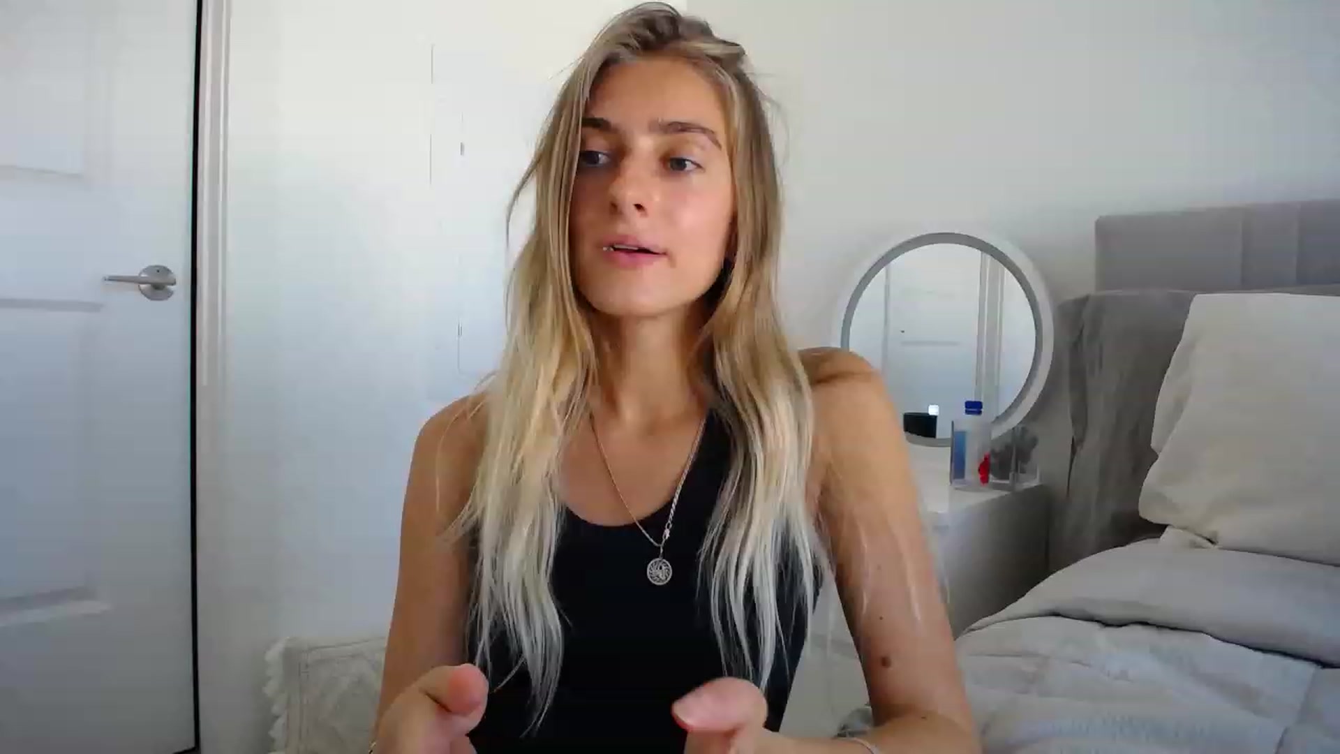 Gallery image thumbnail from Vodka_Queen's myfreecams stream on, 04/27/2023, 24:02 image 2 of 20