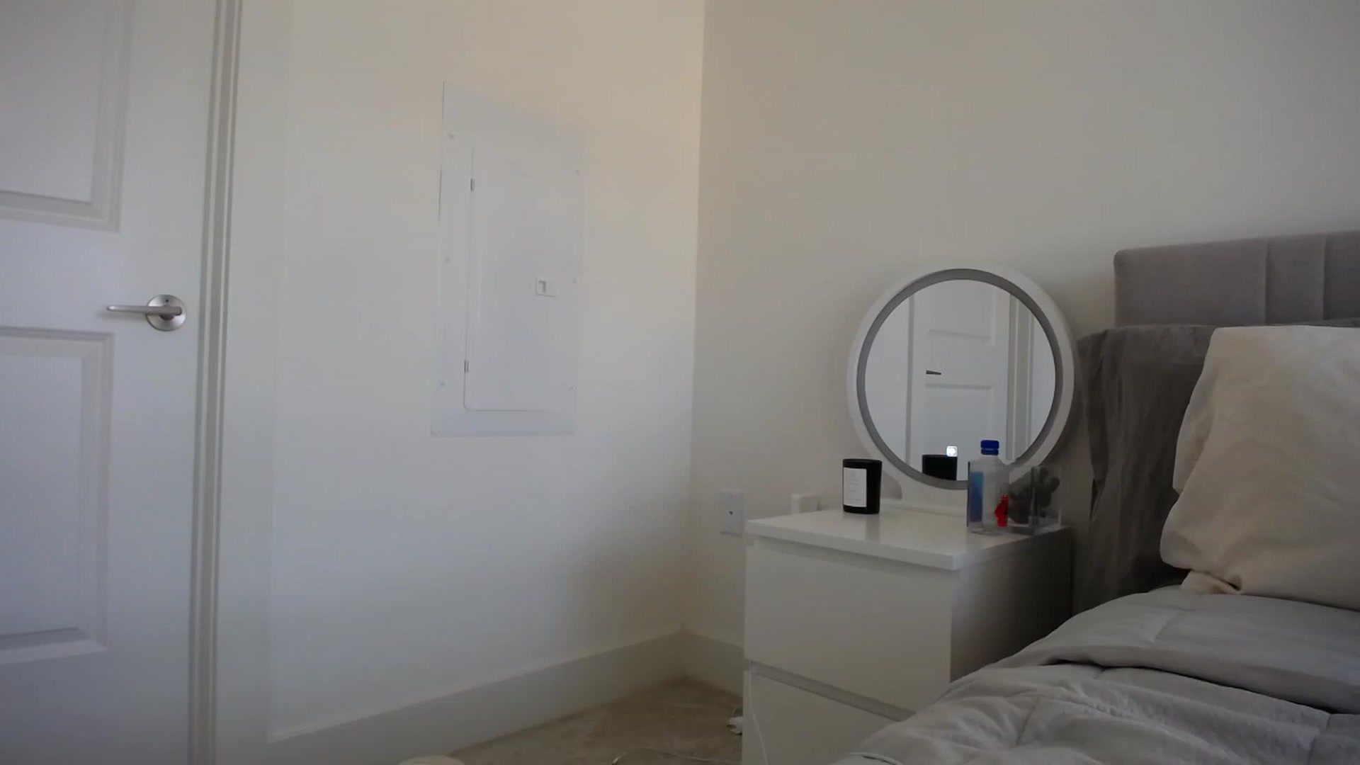 Gallery image thumbnail from Vodka_Queen's myfreecams stream on, 04/27/2023, 01:45 image 1 of 20