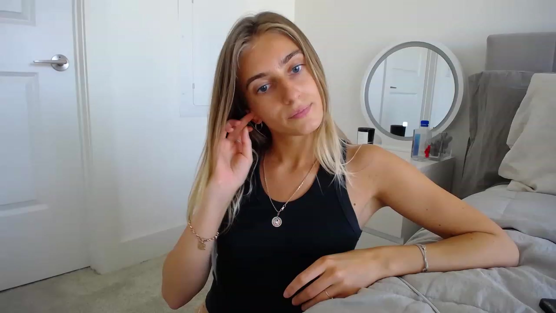 Gallery image thumbnail from Vodka_Queen's myfreecams stream on, 04/27/2023, 01:45 image 2 of 20