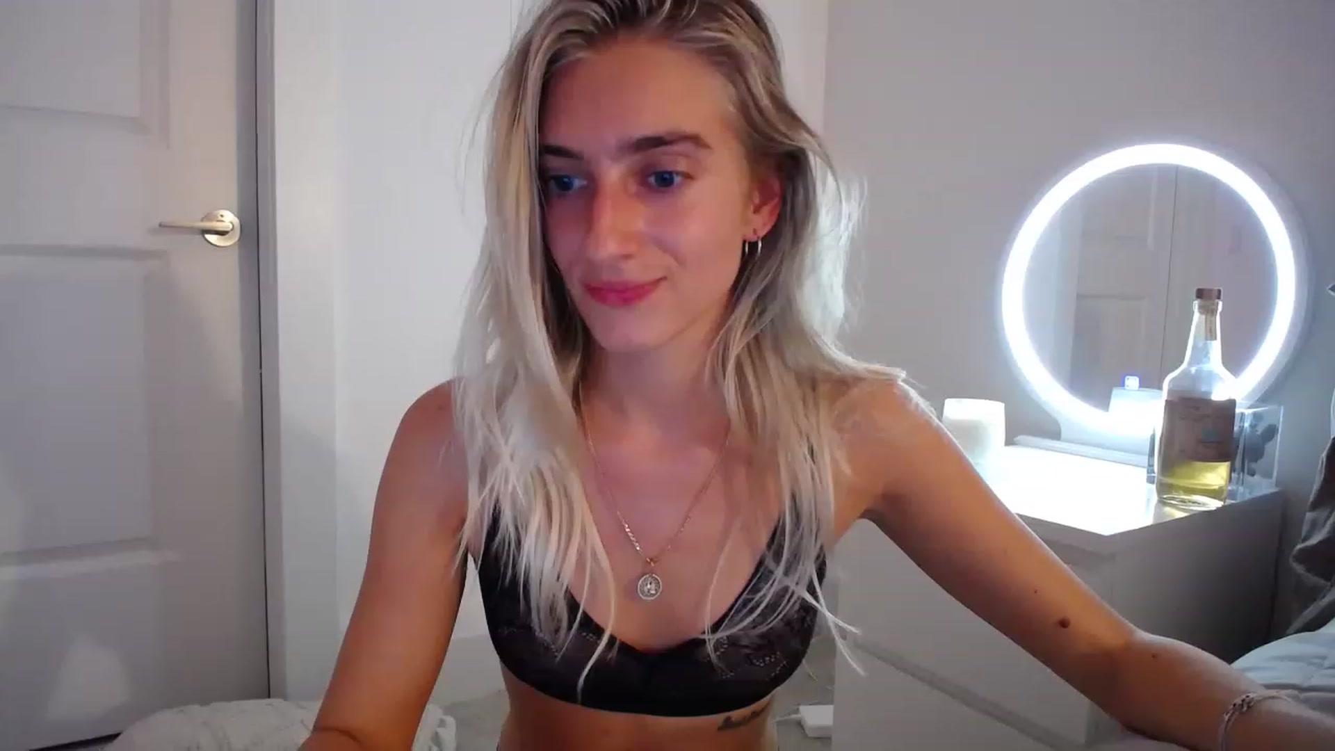 Gallery image thumbnail from Vodka_Queen's myfreecams stream on, 05/03/2023, 05:41 image 3 of 20