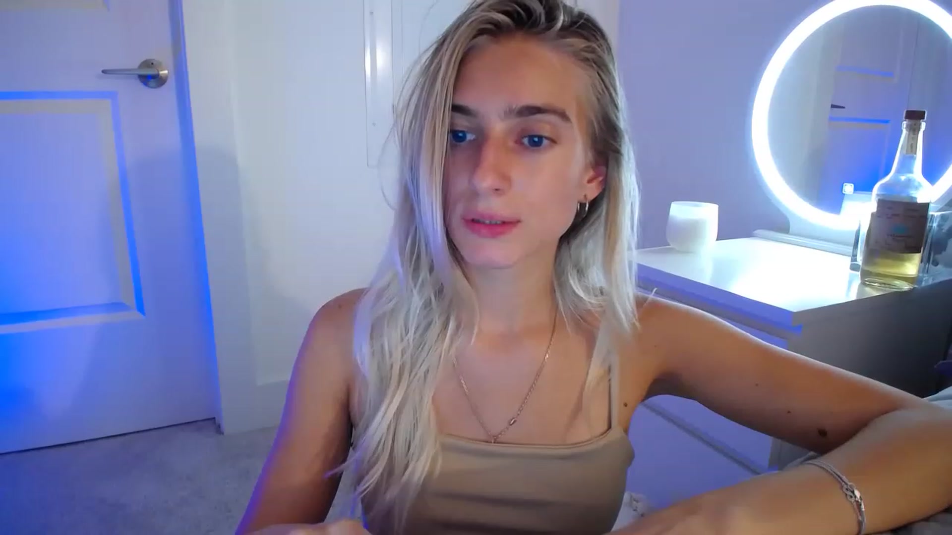 Gallery image thumbnail from Vodka_Queen's myfreecams stream on, 05/04/2023, 05:25 image 19 of 20