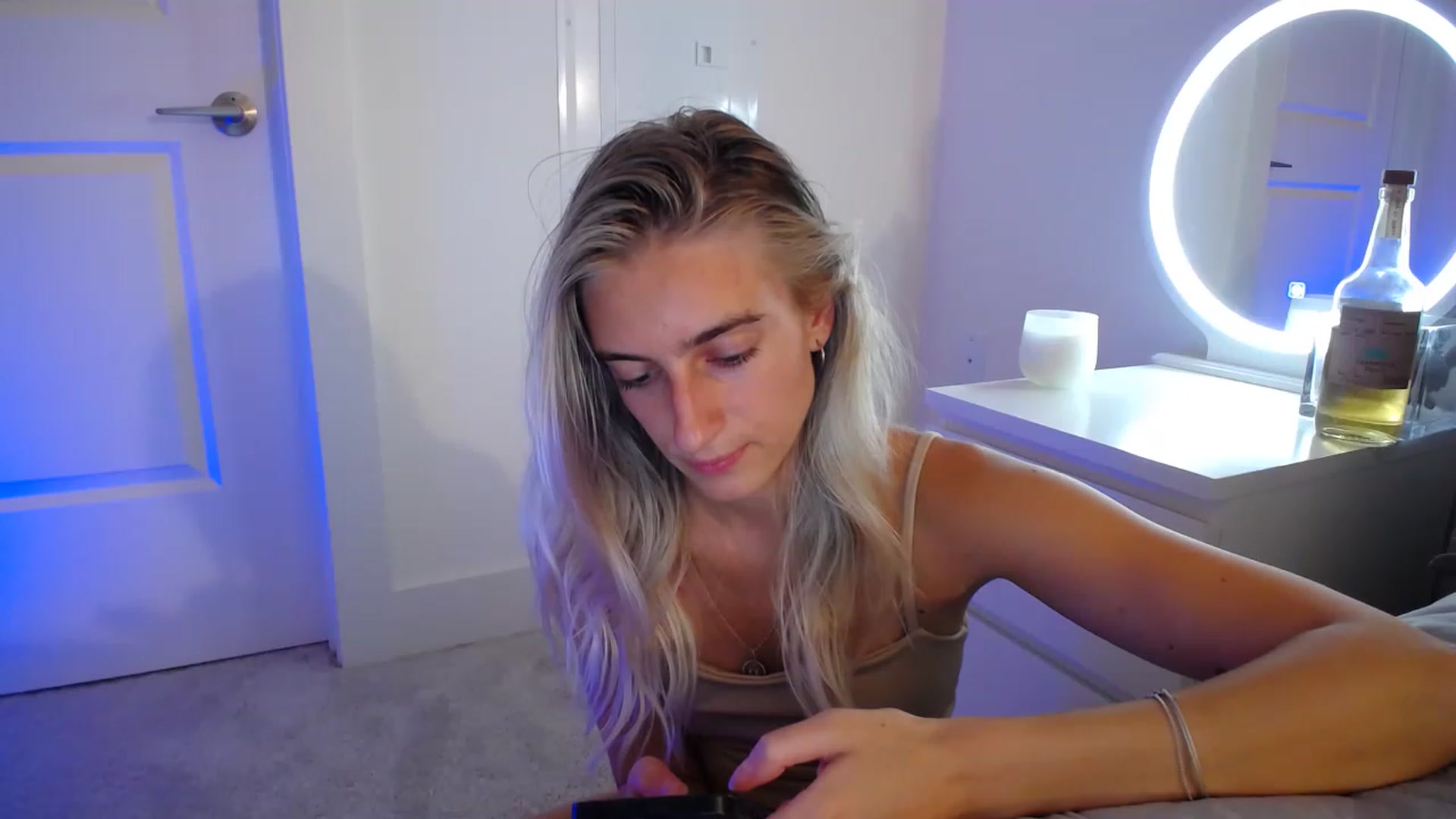 Gallery image thumbnail from Vodka_Queen's myfreecams stream on, 05/04/2023, 05:25 image 17 of 20