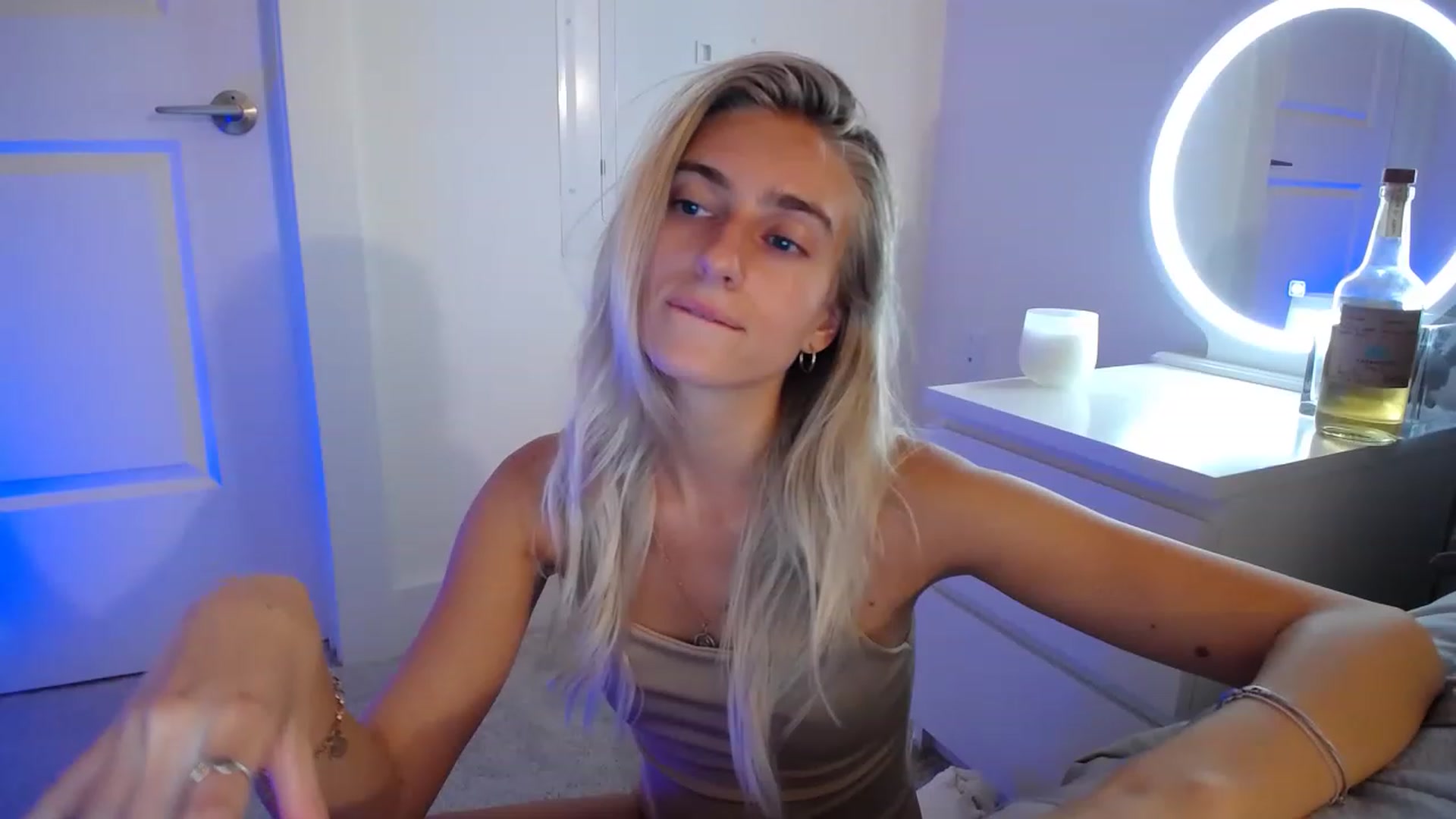 Gallery image thumbnail from Vodka_Queen's myfreecams stream on, 05/04/2023, 05:25 image 18 of 20