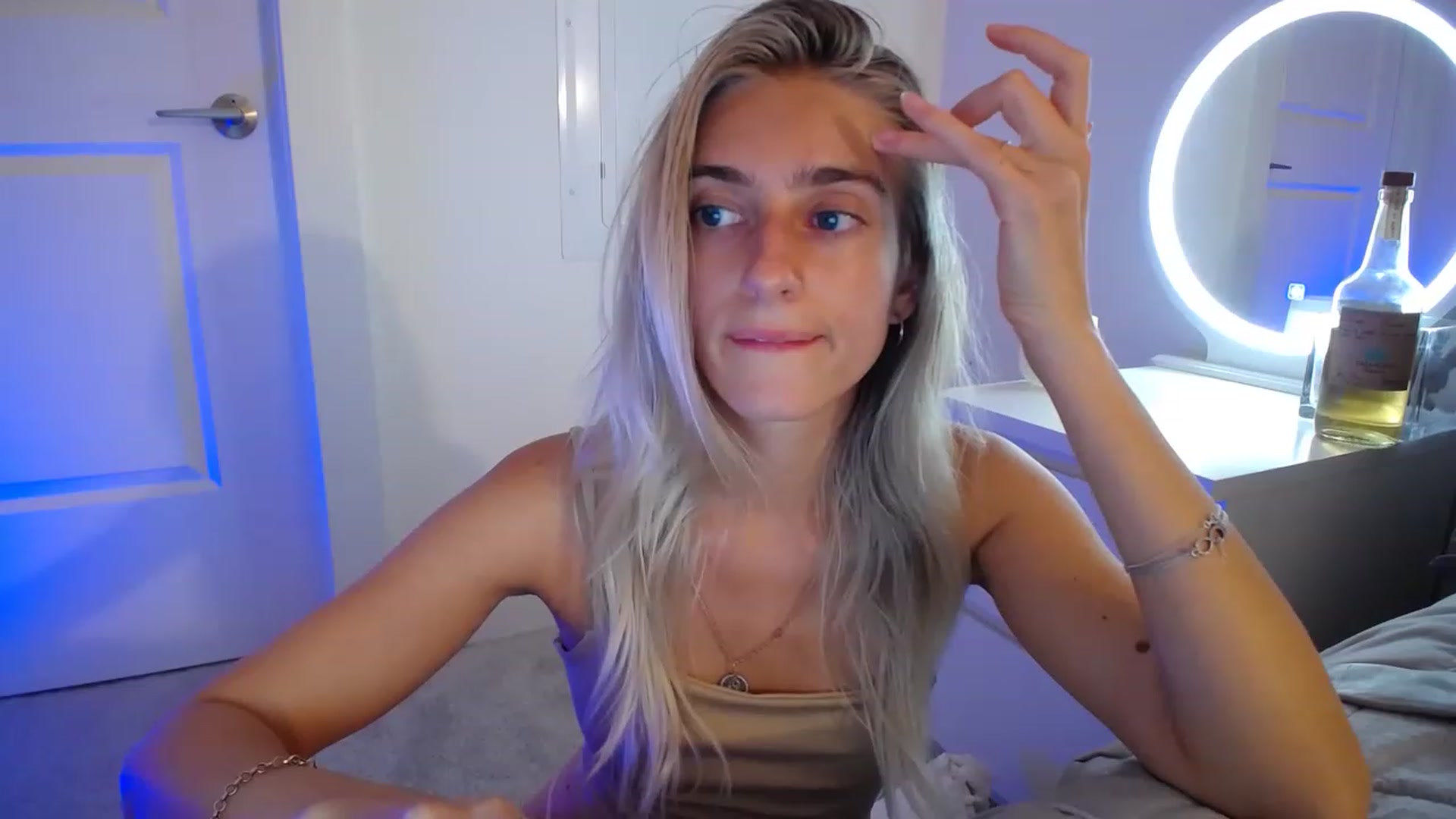 Gallery image thumbnail from Vodka_Queen's myfreecams stream on, 05/04/2023, 05:25 image 16 of 20