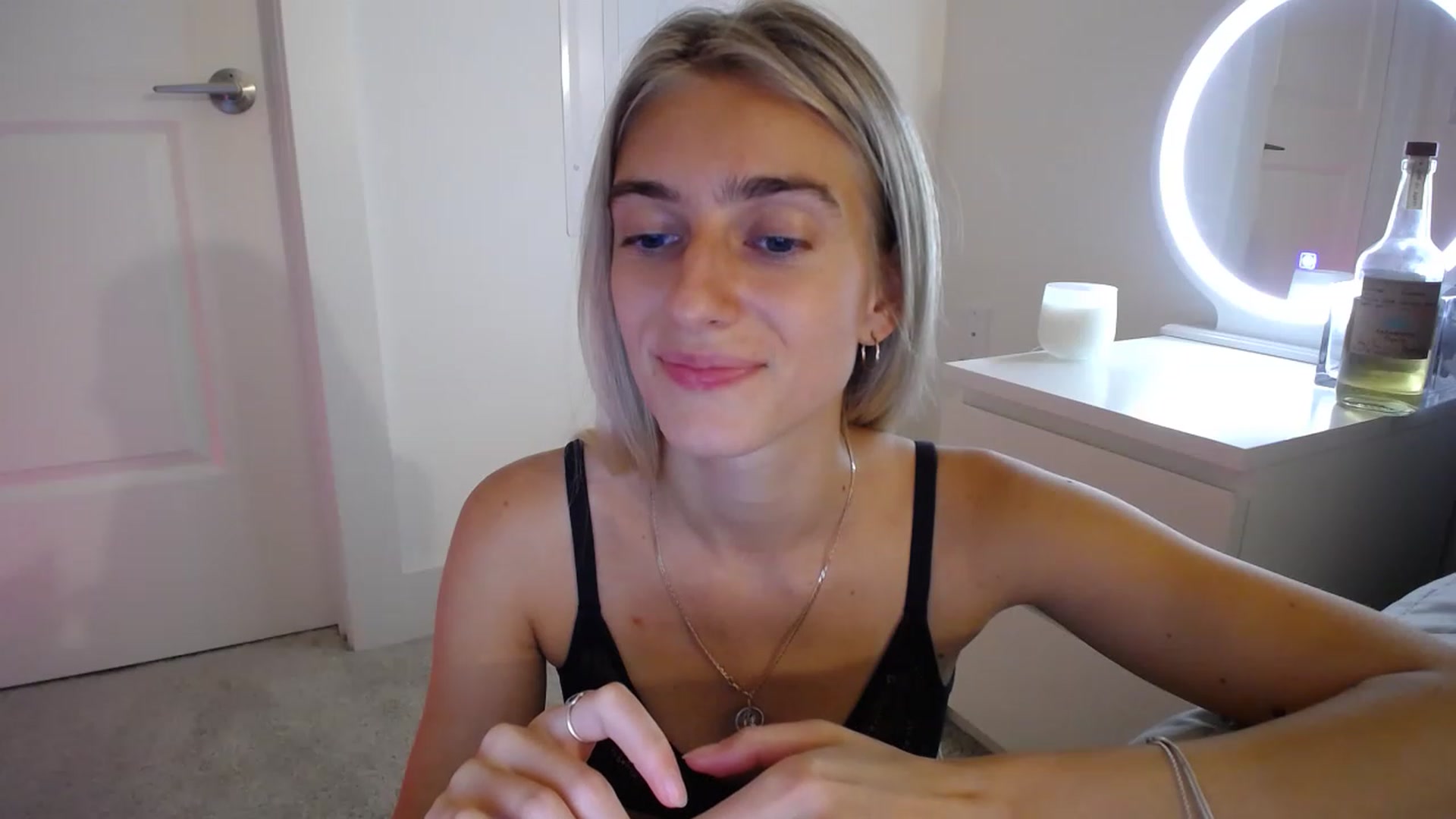 Gallery image thumbnail from Vodka_Queen's myfreecams stream on, 05/05/2023, 04:17 image 17 of 20