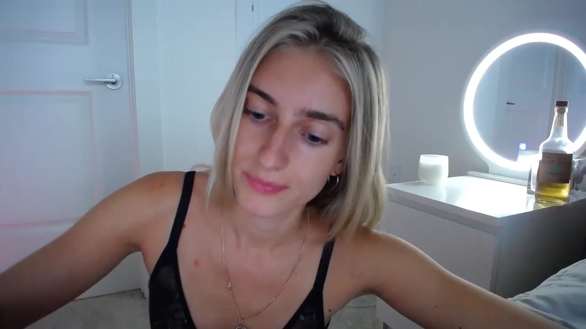 Gallery image thumbnail from Vodka_Queen's myfreecams stream on, 05/05/2023, 04:17 image 2 of 20