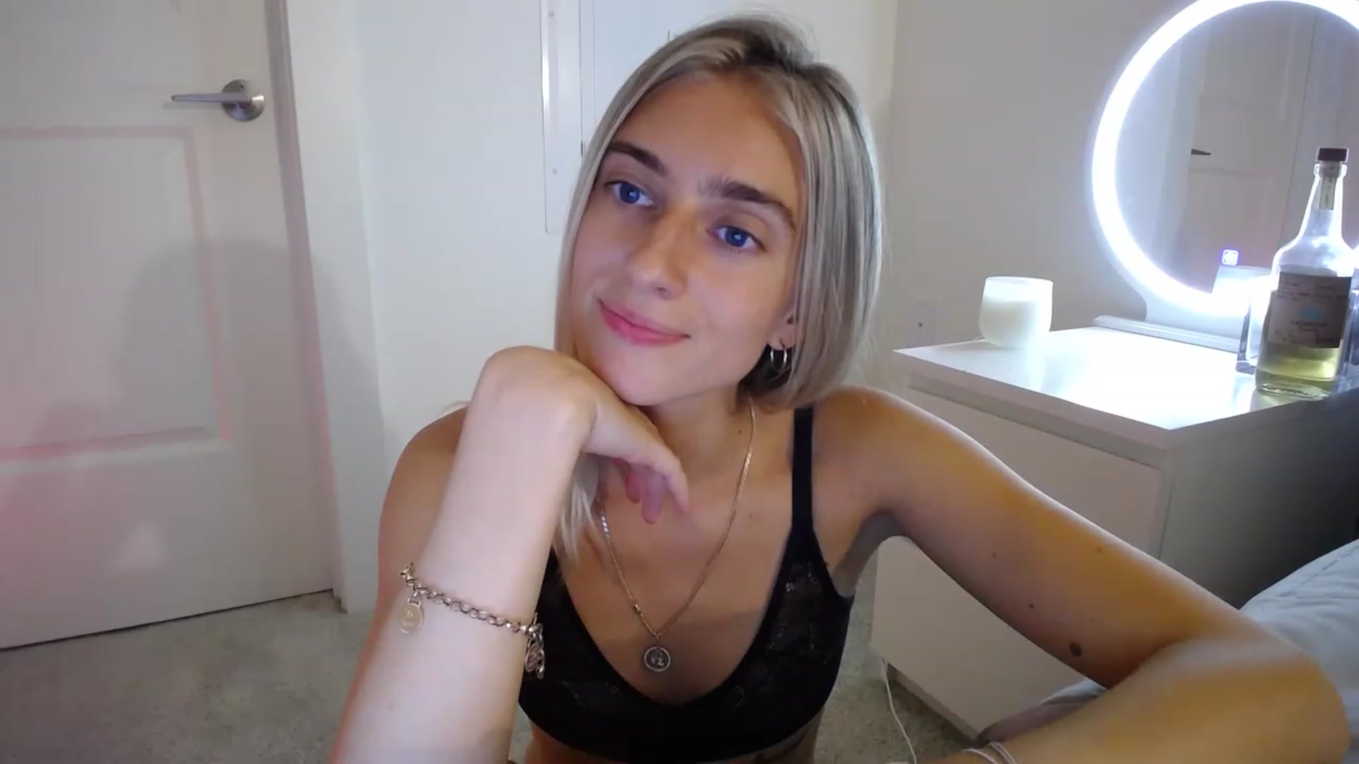 Gallery image thumbnail from Vodka_Queen's myfreecams stream on, 05/05/2023, 04:17 image 9 of 20