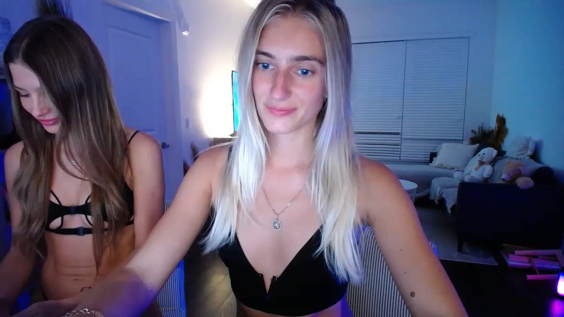 Gallery image thumbnail from Vodka_Queen's myfreecams stream on, 05/06/2023, 05:03 image 5 of 20