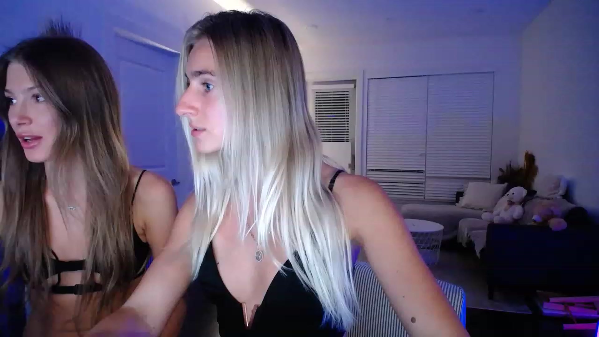 Gallery image thumbnail from Vodka_Queen's myfreecams stream on, 05/06/2023, 05:03 image 11 of 20