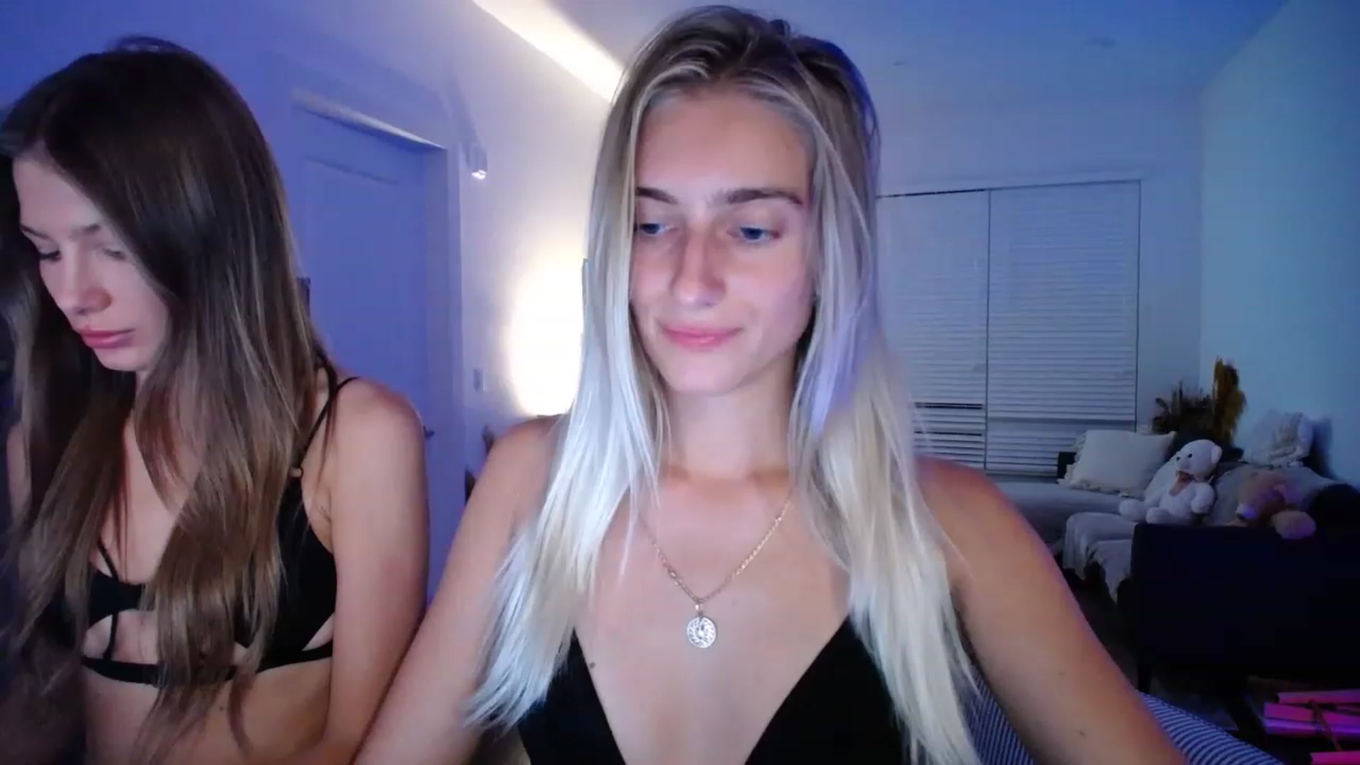 Gallery image thumbnail from Vodka_Queen's myfreecams stream on, 05/06/2023, 06:28 image 12 of 20