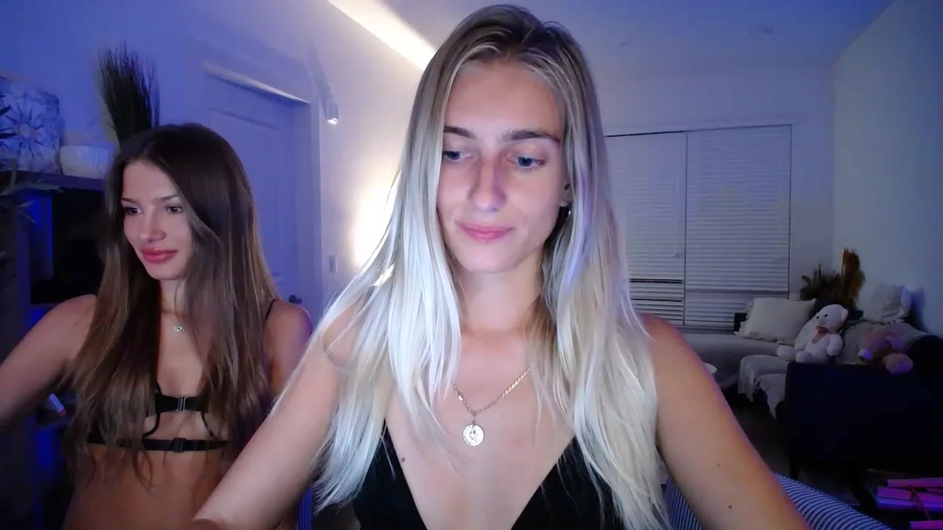 Gallery image thumbnail from Vodka_Queen's myfreecams stream on, 05/06/2023, 06:28 image 14 of 20