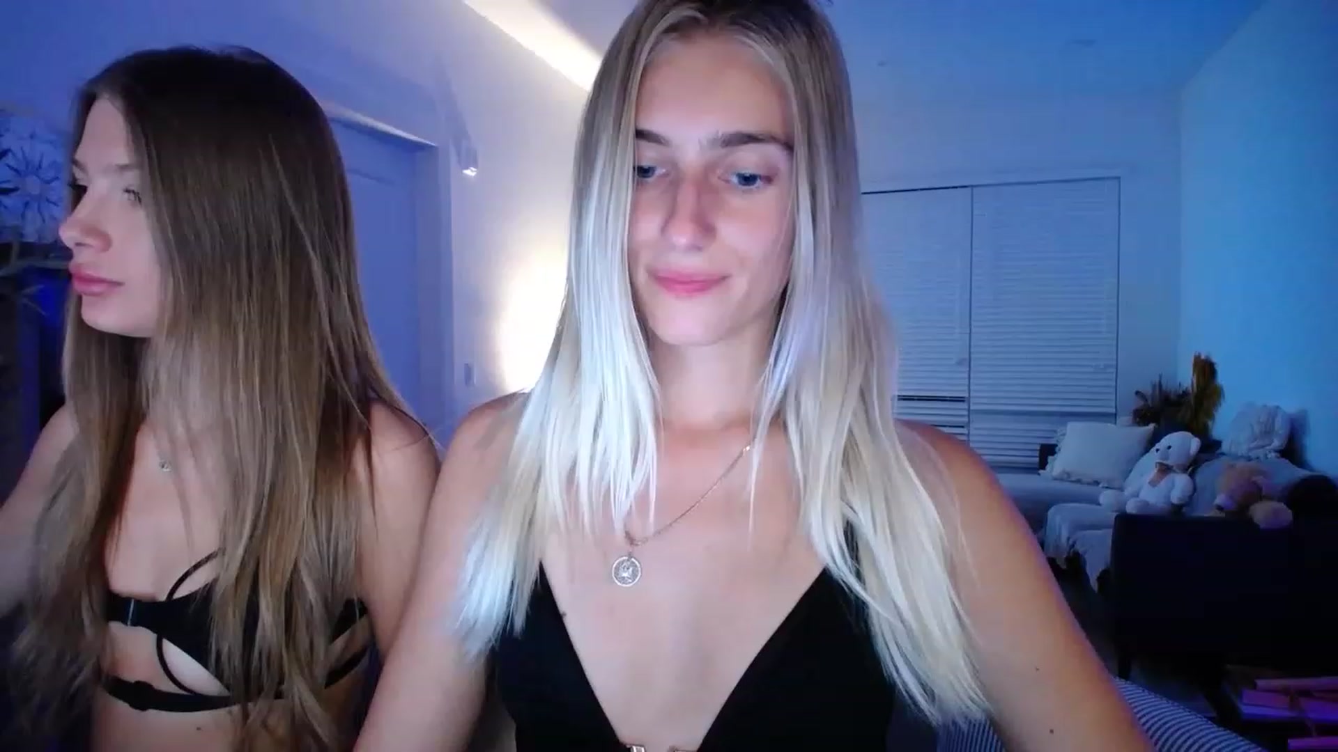 Gallery image thumbnail from Vodka_Queen's myfreecams stream on, 05/06/2023, 06:28 image 8 of 20