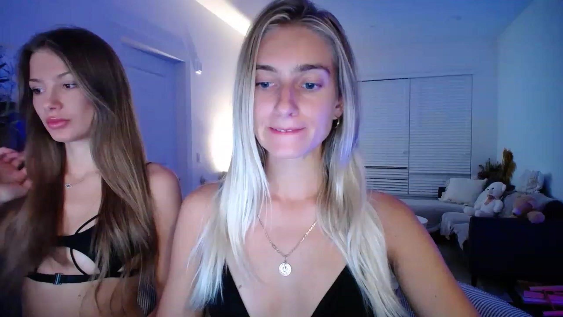 Gallery image thumbnail from Vodka_Queen's myfreecams stream on, 05/06/2023, 06:28 image 13 of 20