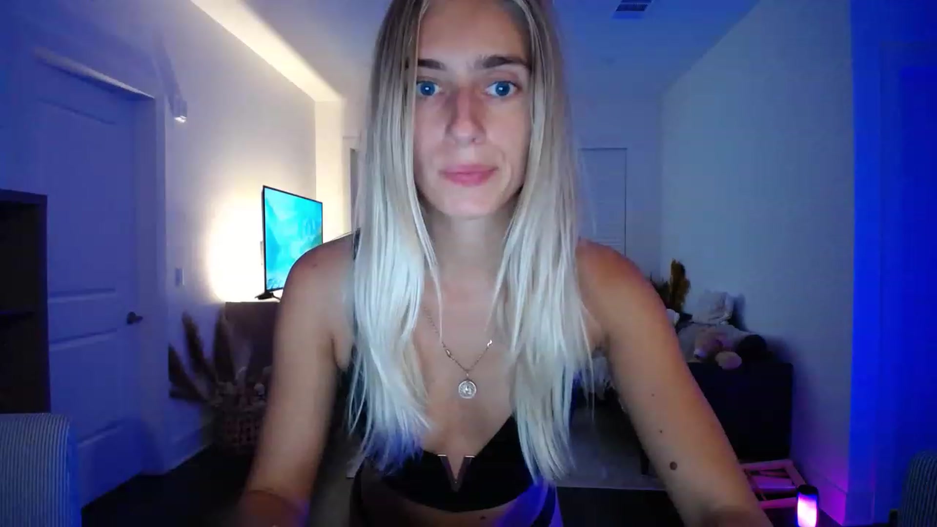 Gallery image thumbnail from Vodka_Queen's myfreecams stream on, 05/06/2023, 06:28 image 18 of 20