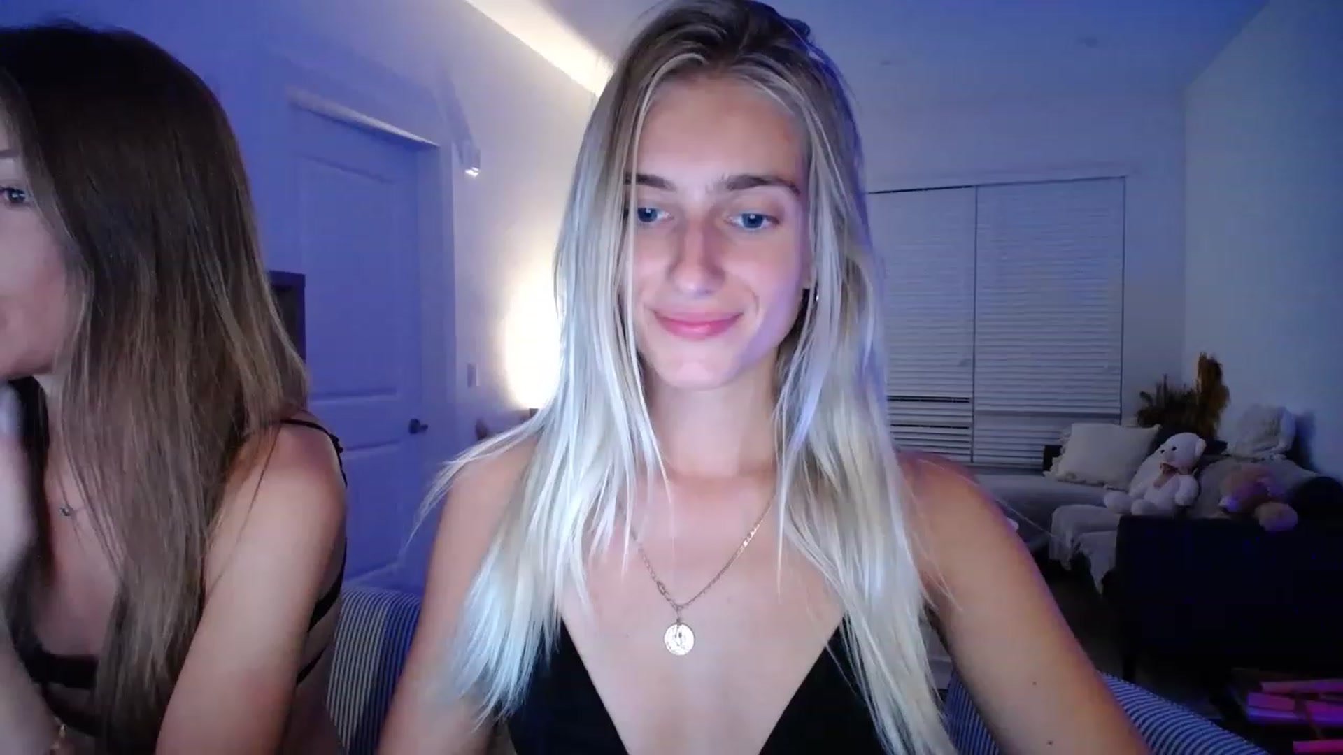 Gallery image thumbnail from Vodka_Queen's myfreecams stream on, 05/06/2023, 06:28 image 10 of 20