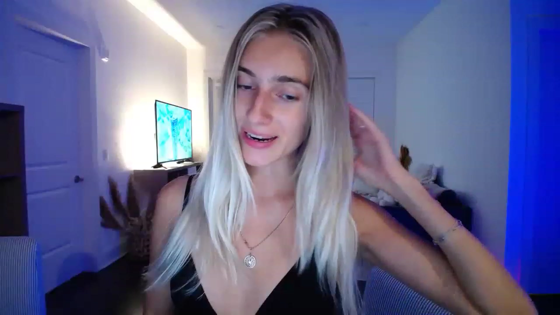 Gallery image thumbnail from Vodka_Queen's myfreecams stream on, 05/06/2023, 06:43 image 19 of 20