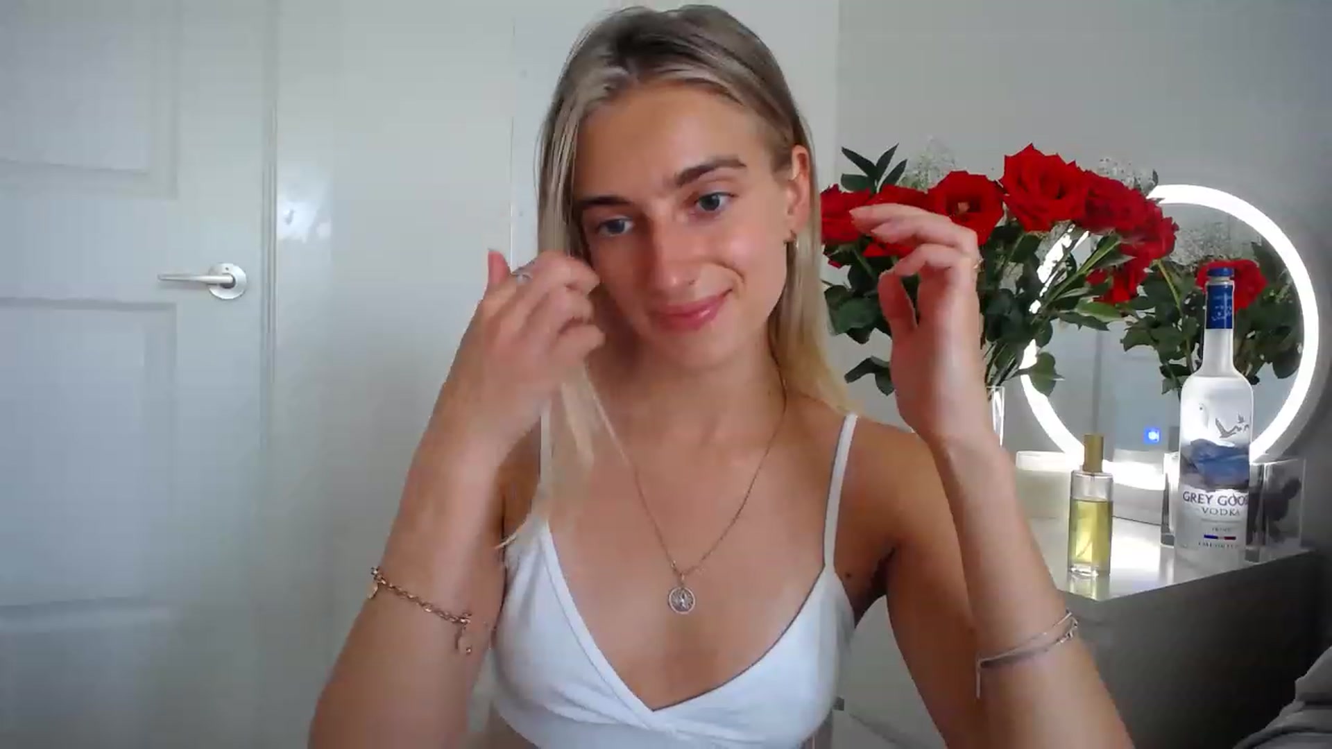 Gallery image thumbnail from Vodka_Queen's myfreecams stream on, 05/10/2023, 01:33 image 18 of 20