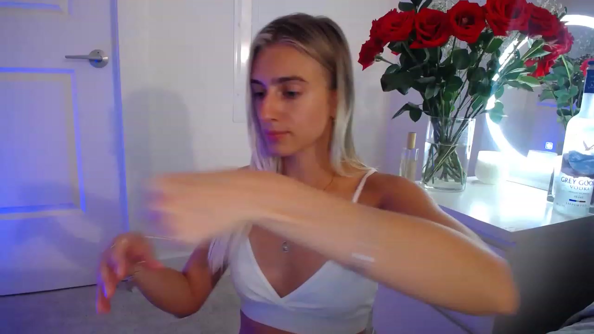 Gallery image thumbnail from Vodka_Queen's myfreecams stream on, 05/10/2023, 02:42 image 18 of 20