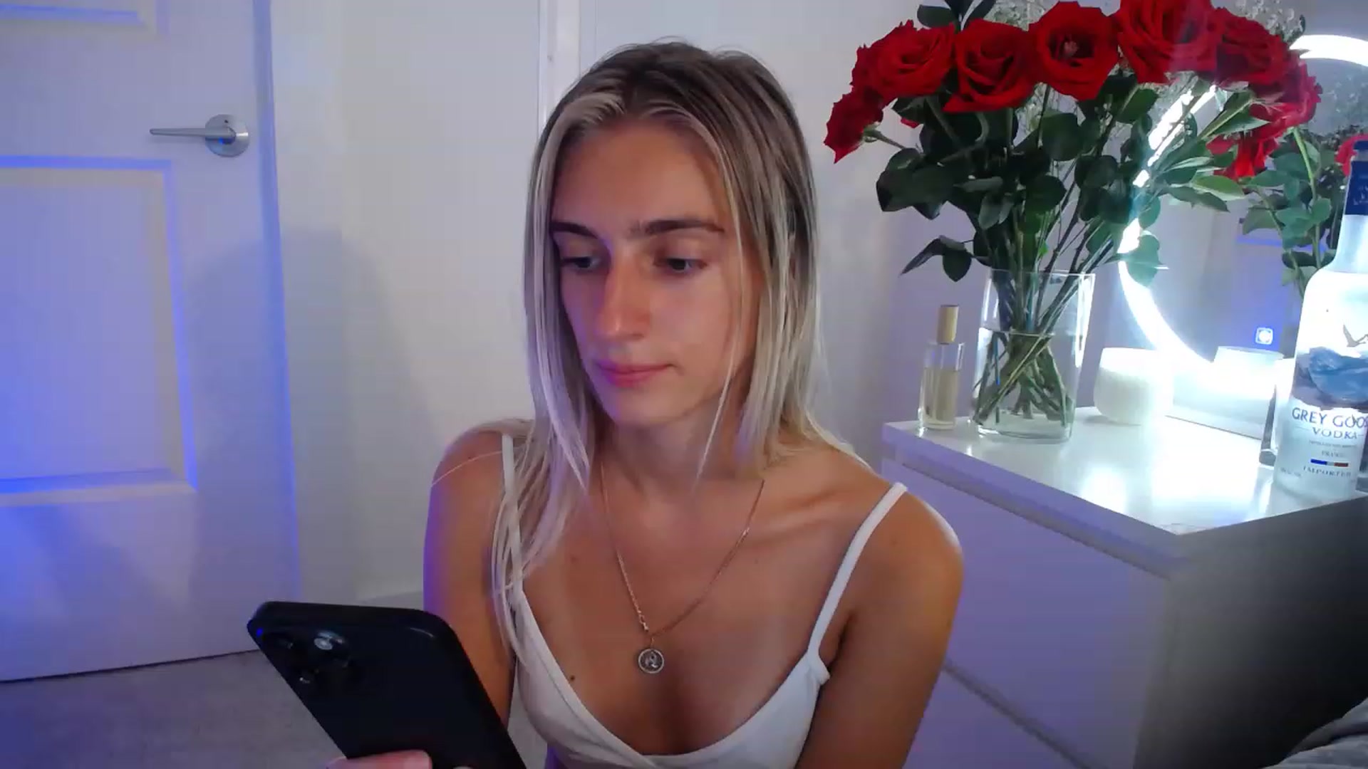 Gallery image thumbnail from Vodka_Queen's myfreecams stream on, 05/10/2023, 02:42 image 4 of 20