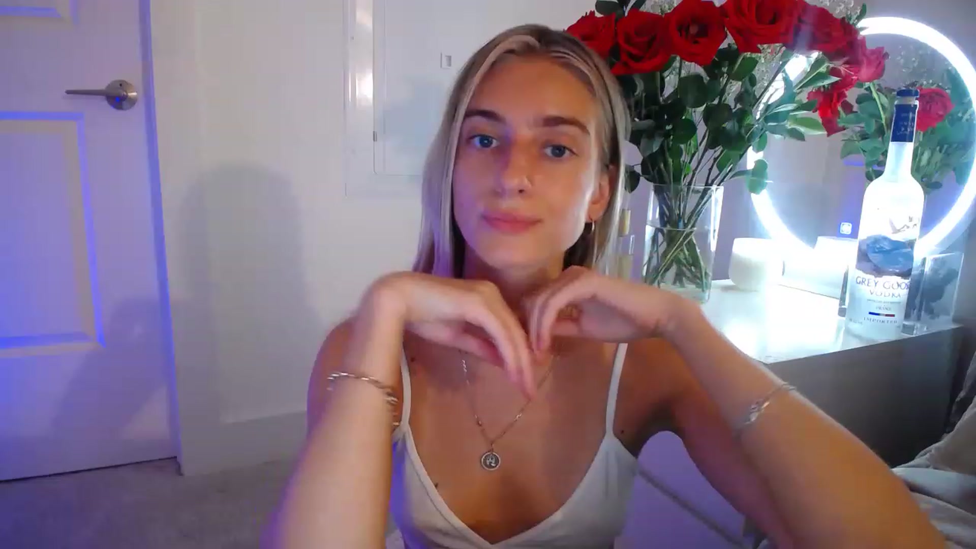 Gallery image thumbnail from Vodka_Queen's myfreecams stream on, 05/10/2023, 04:10 image 14 of 20