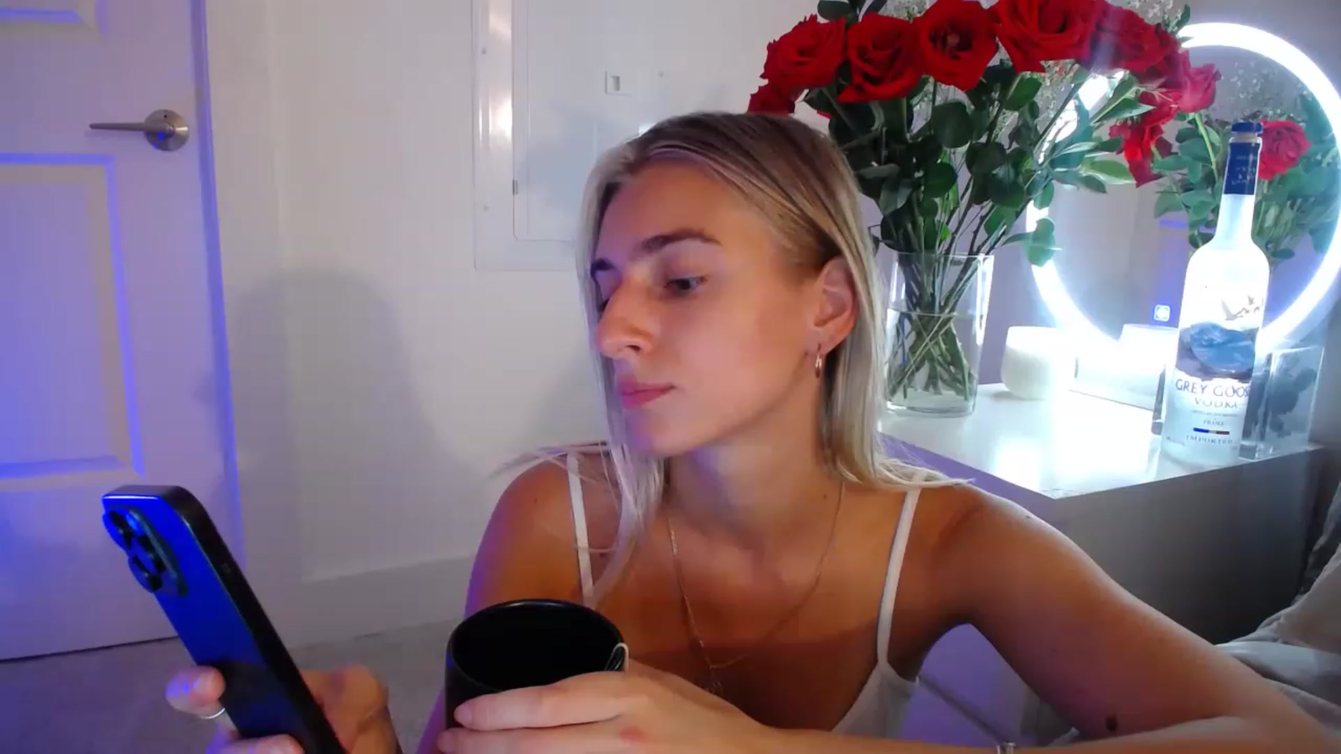 Gallery image thumbnail from Vodka_Queen's myfreecams stream on, 05/10/2023, 04:10 image 8 of 20