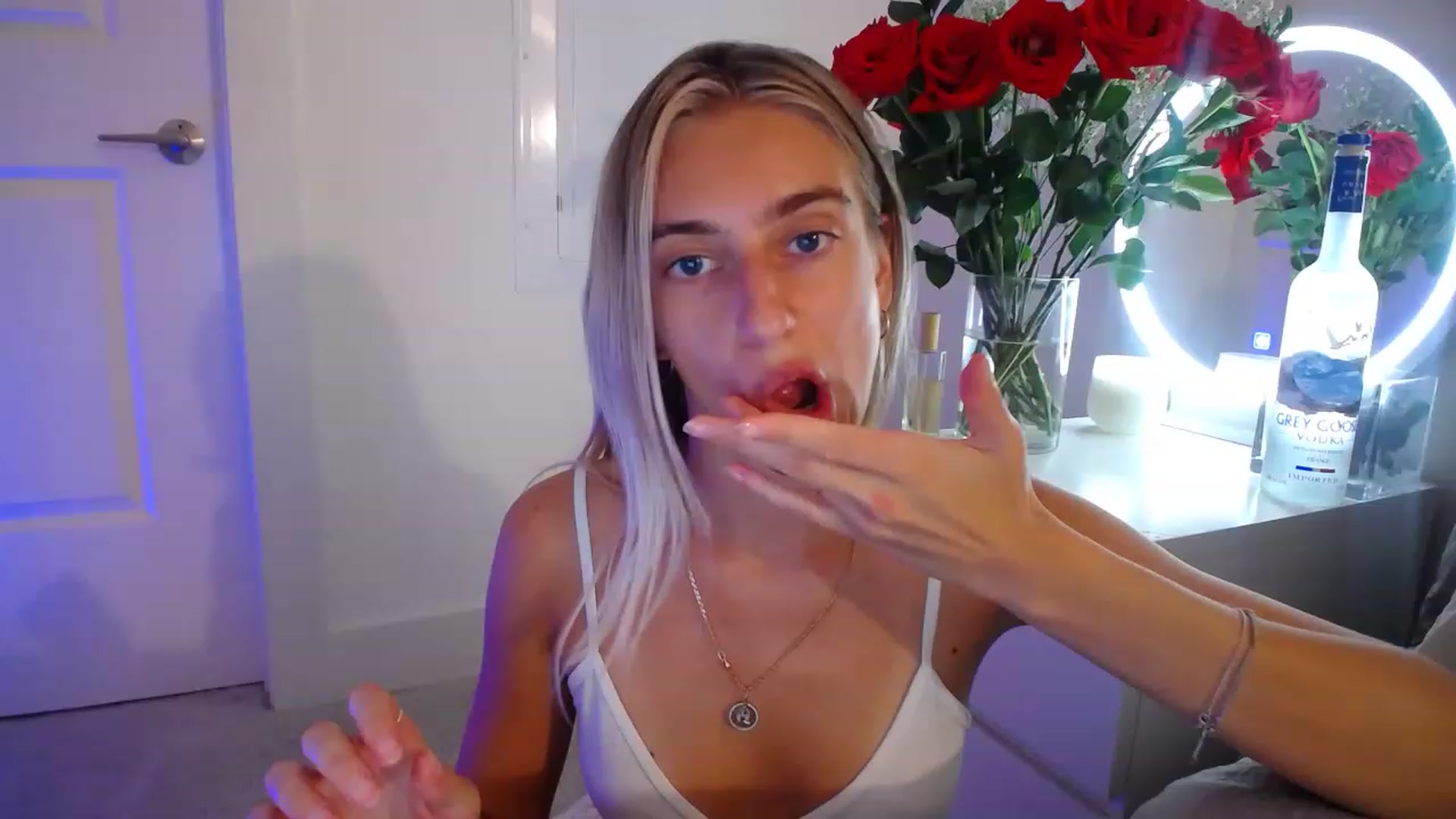 Gallery image thumbnail from Vodka_Queen's myfreecams stream on, 05/10/2023, 04:10 image 12 of 20